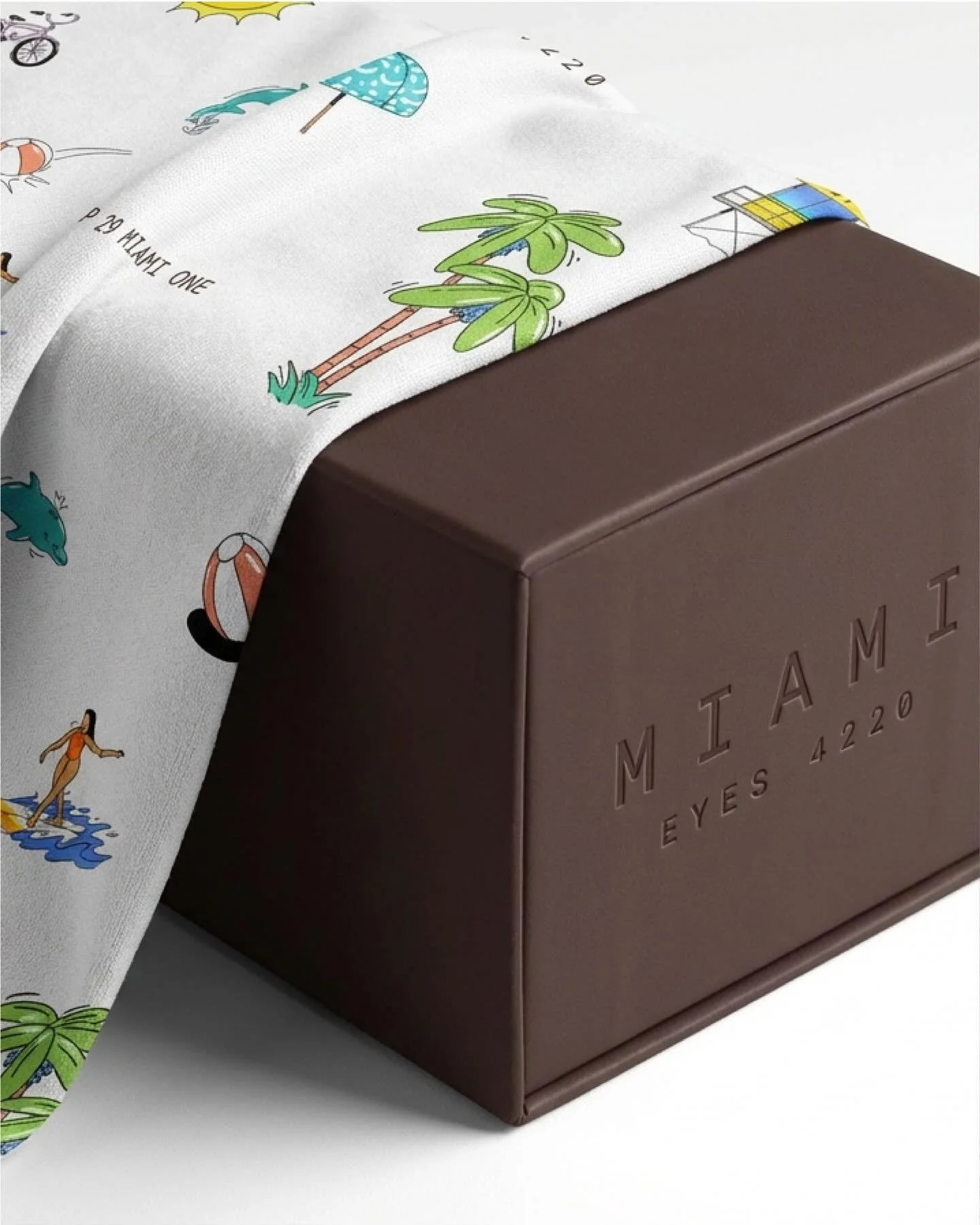 Inspired by local typography and a coastal lifestyle, MIAMI EYES is a new optometrist based in Miami 4220 on the Gold Coast. A bold colour palette, iconic illustrations informed by local signage and typography informed by the Snellen chart, MIAMI EYE