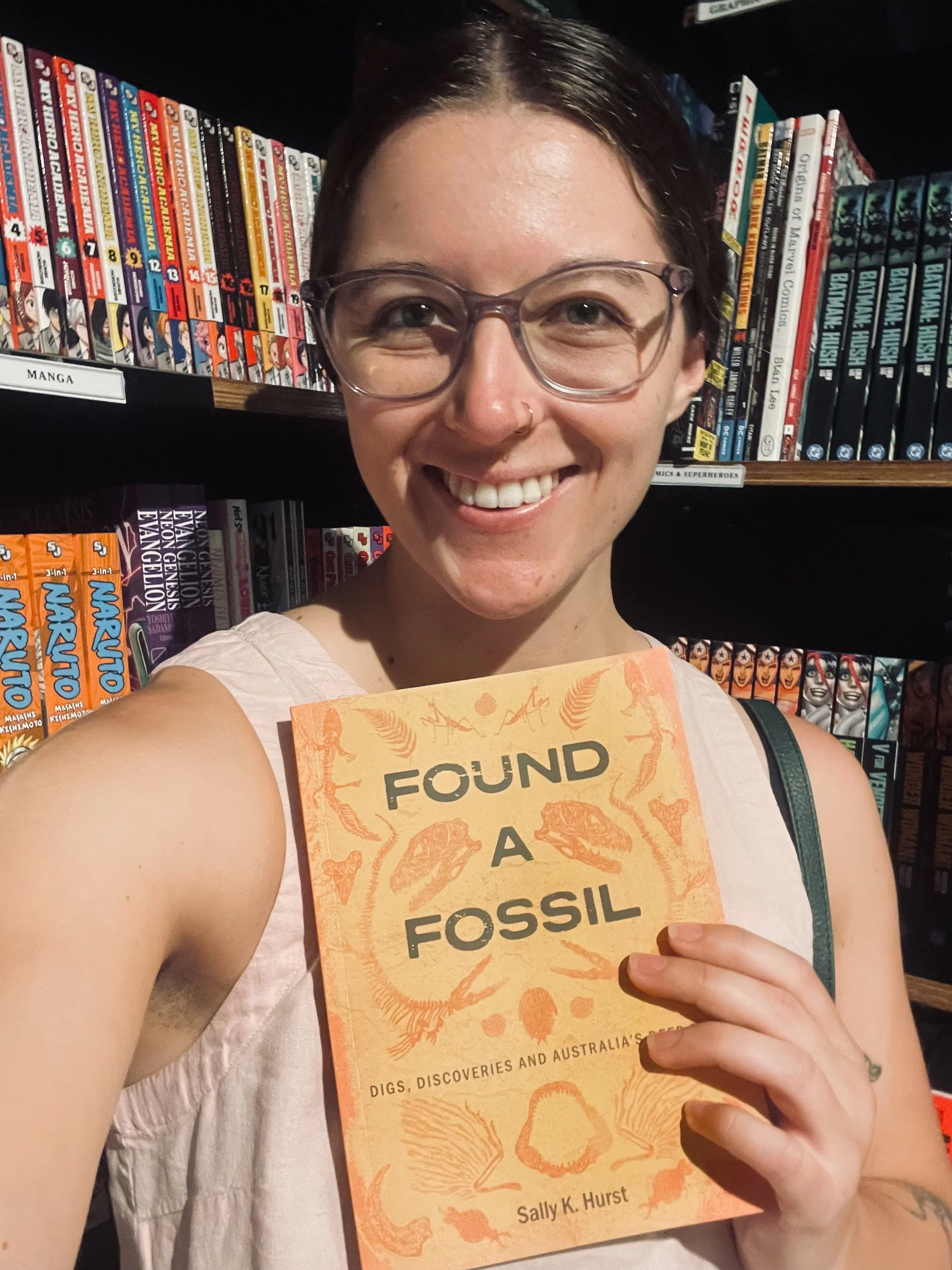 FOUND A FOSSIL COMES OUT TOMORROW!!

I got to sneak into @harryhartog.macquarie this morning to see my physical book for the very first time! 🦖🦕 

This has been a project over 2 years in the making and I can&rsquo;t wait to finally share it with yo