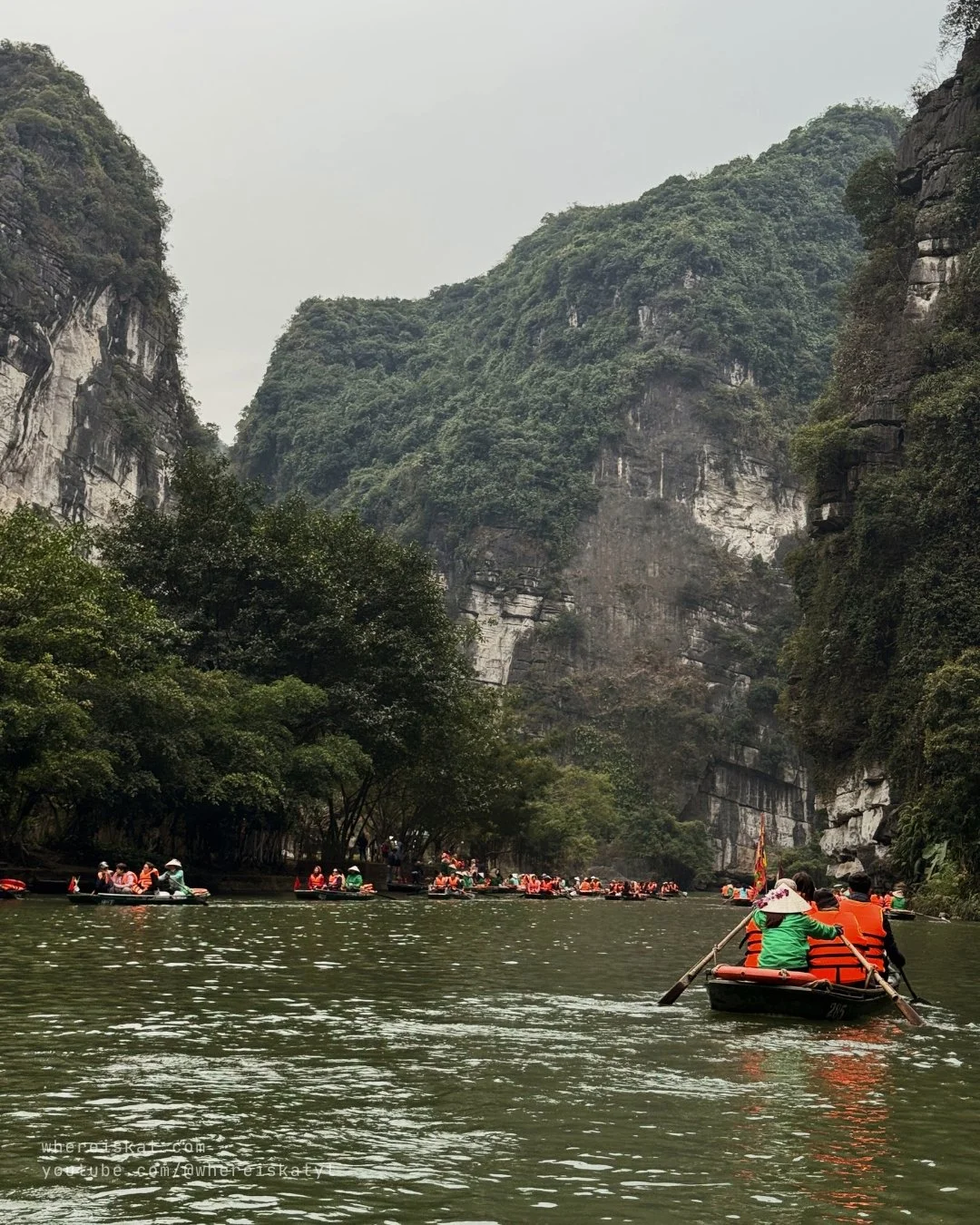 ninh binh river 2.jpg