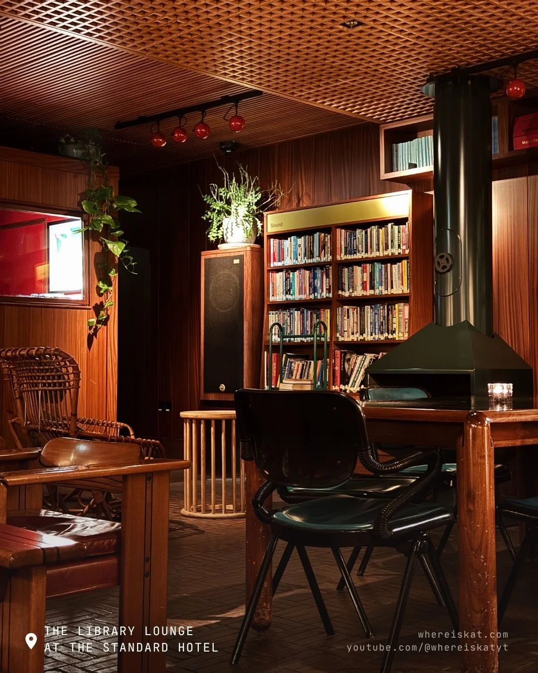 library lounge standard hotel london.jpg