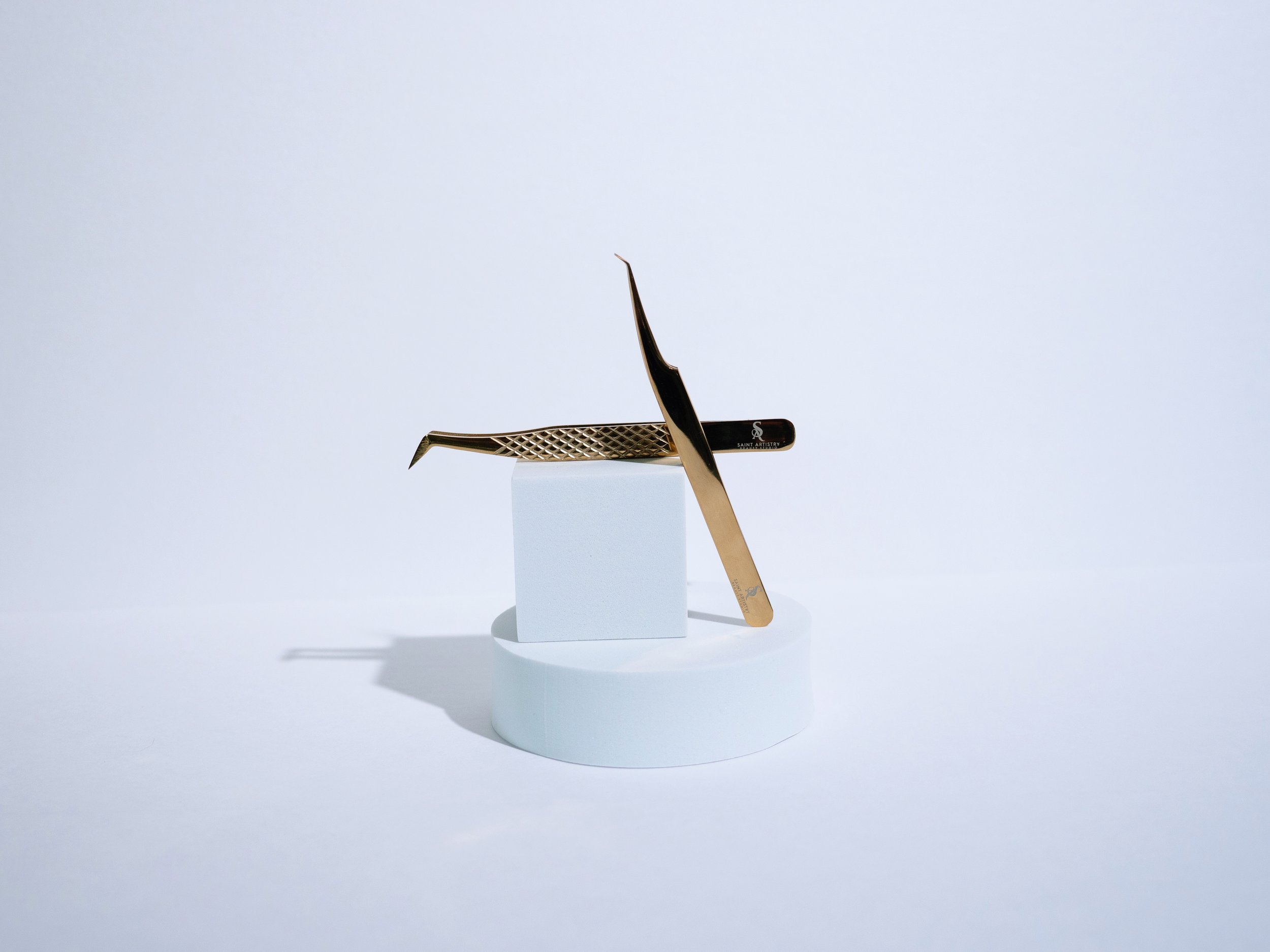 saint-artistry-45-degree-tweezer.jpeg