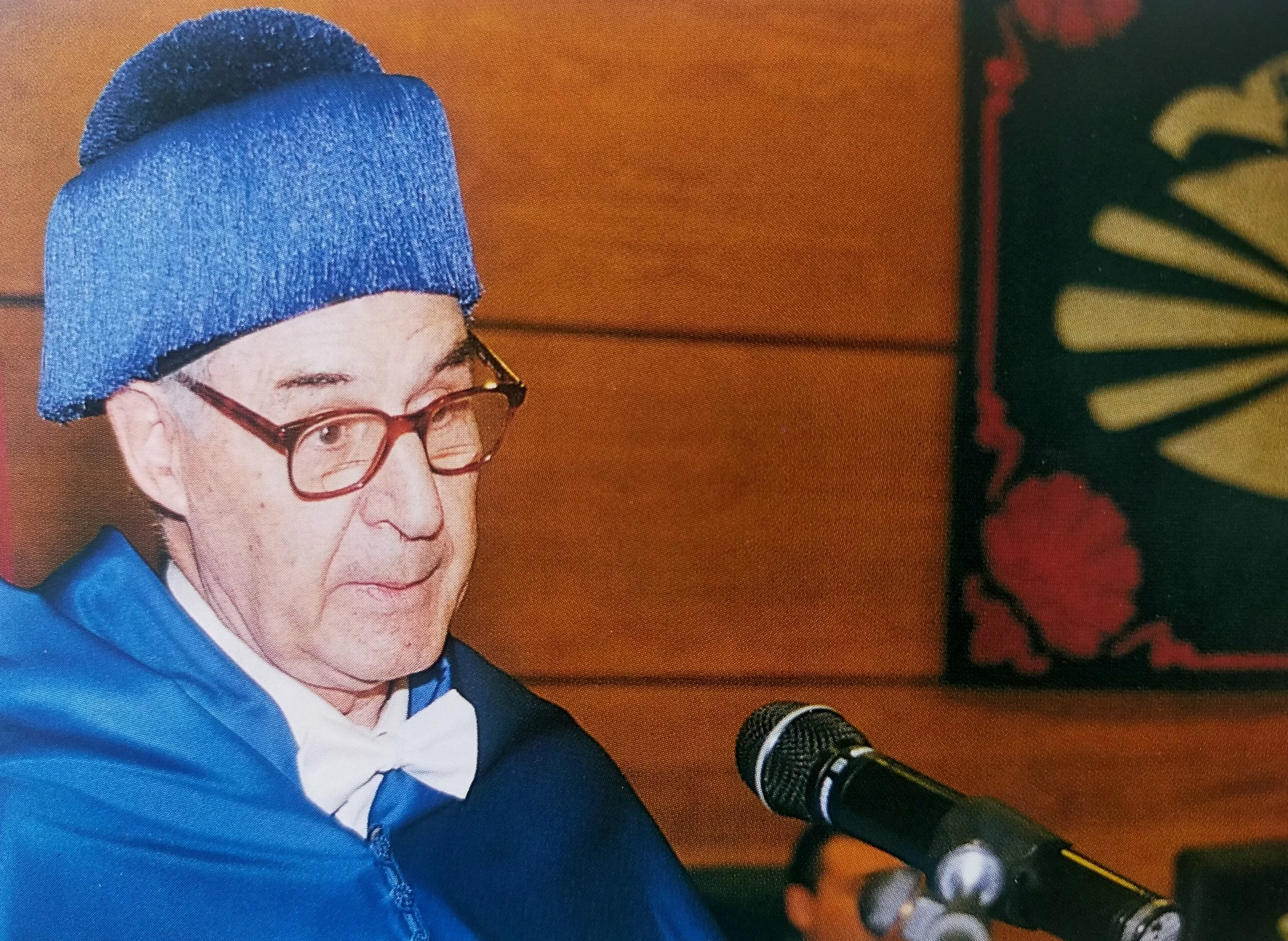 Acto de clausura del ciclo “Orixes” en homenaje a Emiliano Aguirre con motivo del centenario de su nacimiento en Ferrol y del 25 aniversario de su doctorado honoris causa por la UDC