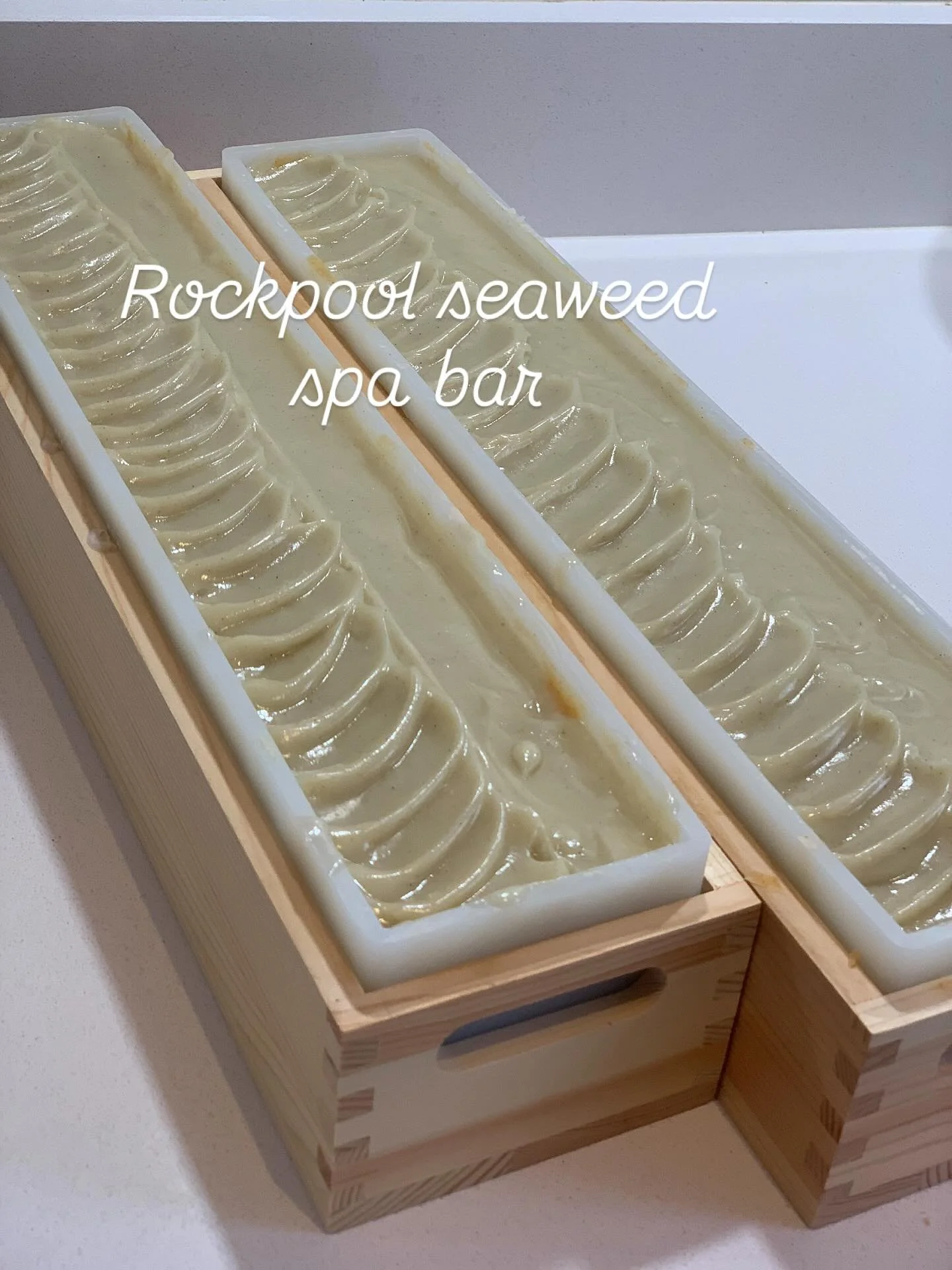 ✨ CUSTOMER FAVES ✨
Two natural soap bars you can&rsquo;t get enough of &mdash; and we totally get why 💛👇
🌊 Rockpool Seaweed Spa Bar
Think fresh sea breeze + mineral-rich seaweed = total coastal calm. Cleanses gently, smells amazing, feels even bet