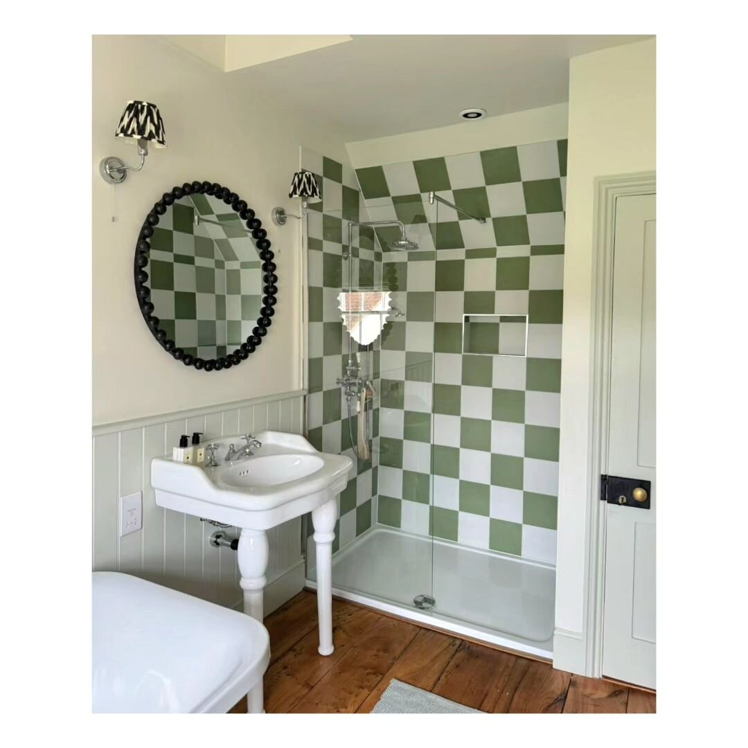 Checkerboard. Bold and energising in the shower, but the room still feels tranquil enough for a long soak in the bath!
.
.
.
#checkerboard #tiles #BertandMay #pattern #green #bathroominspo #familybathroom #period farmhouse #tileinspo #countryside #Es