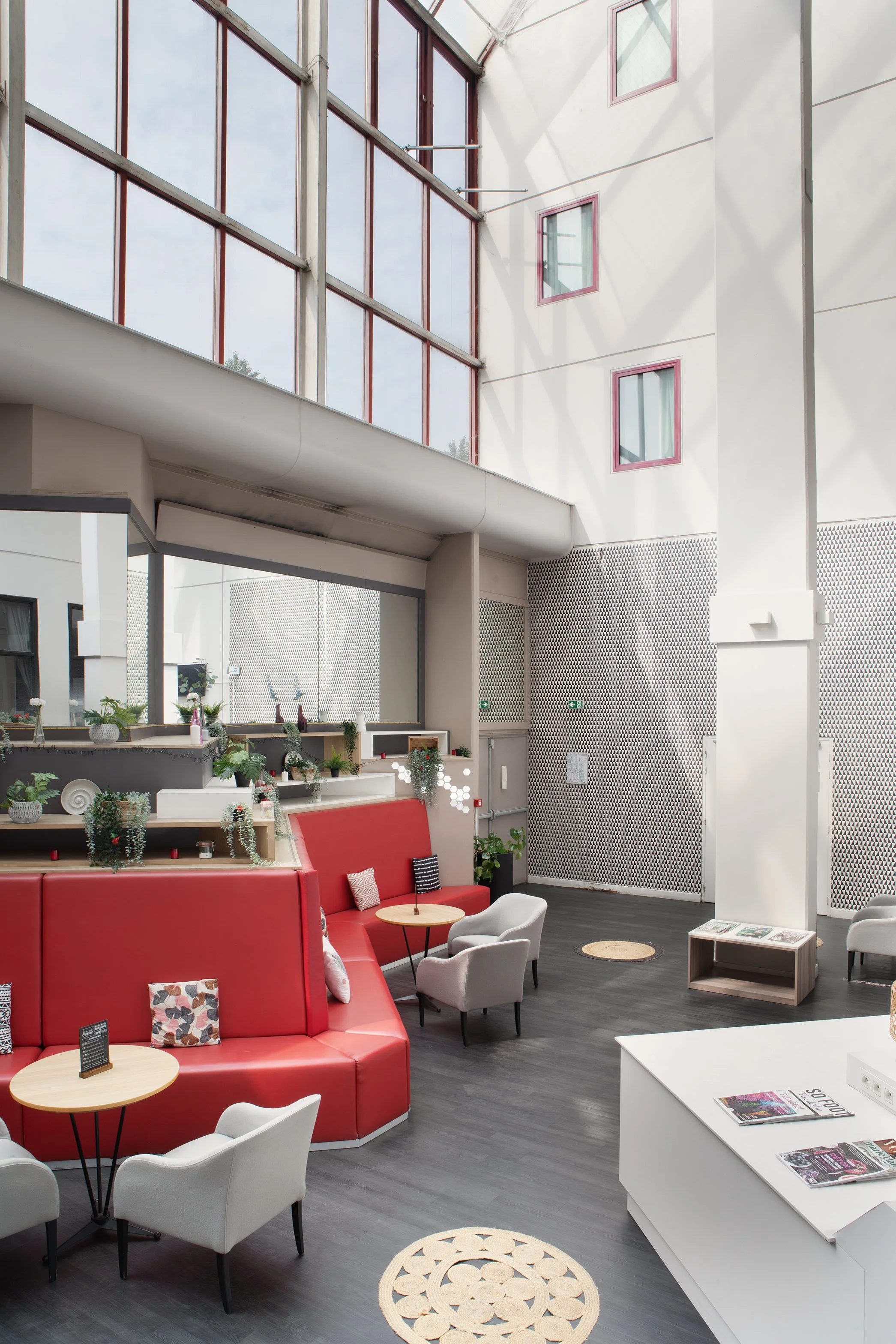 kyriad-StMaurice-0517 web.jpg