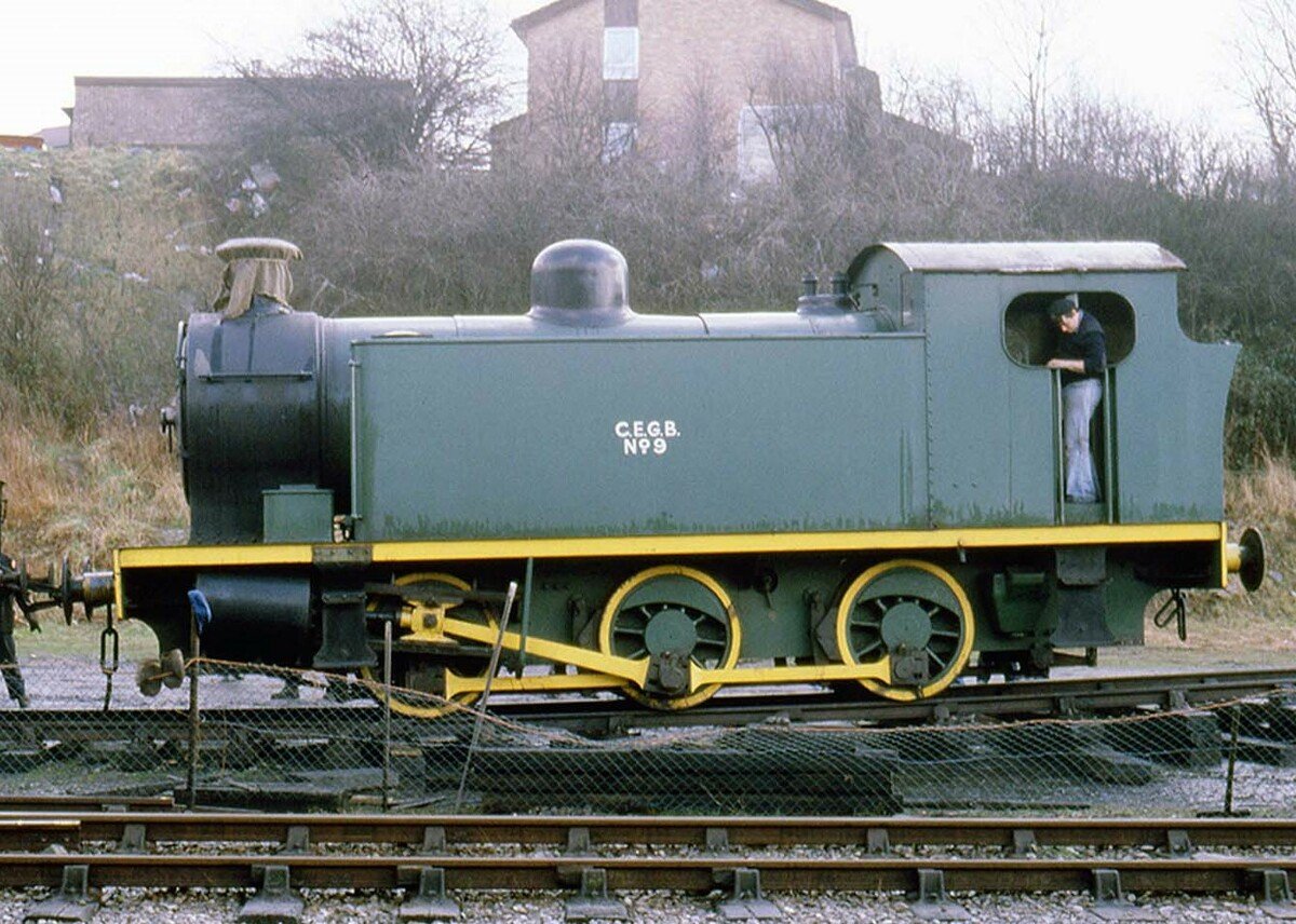 7151 being unloaded at Bitton on the 28th February 1981. © R Tarling