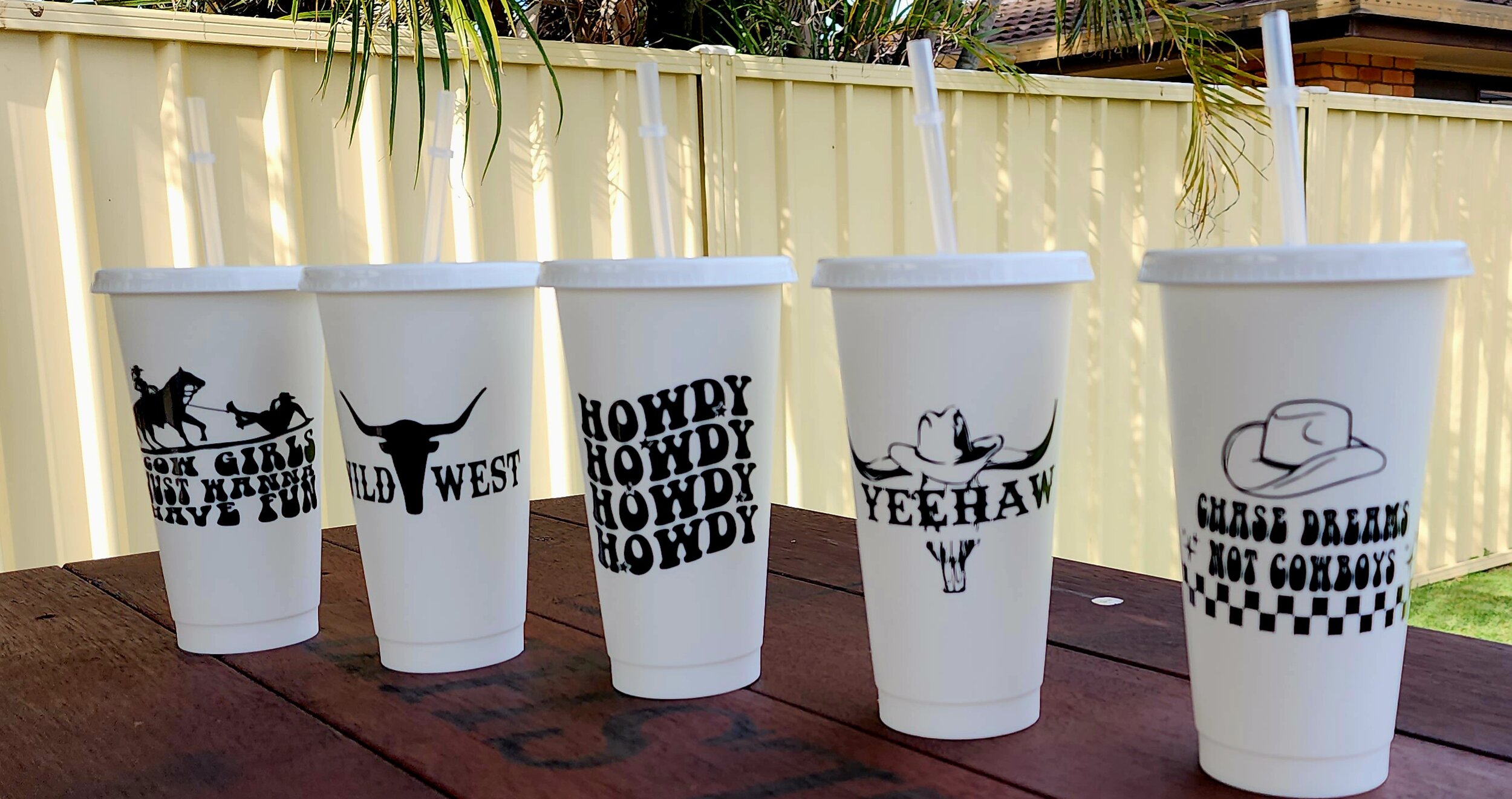 WHITE PLASTIC TUMBLERS