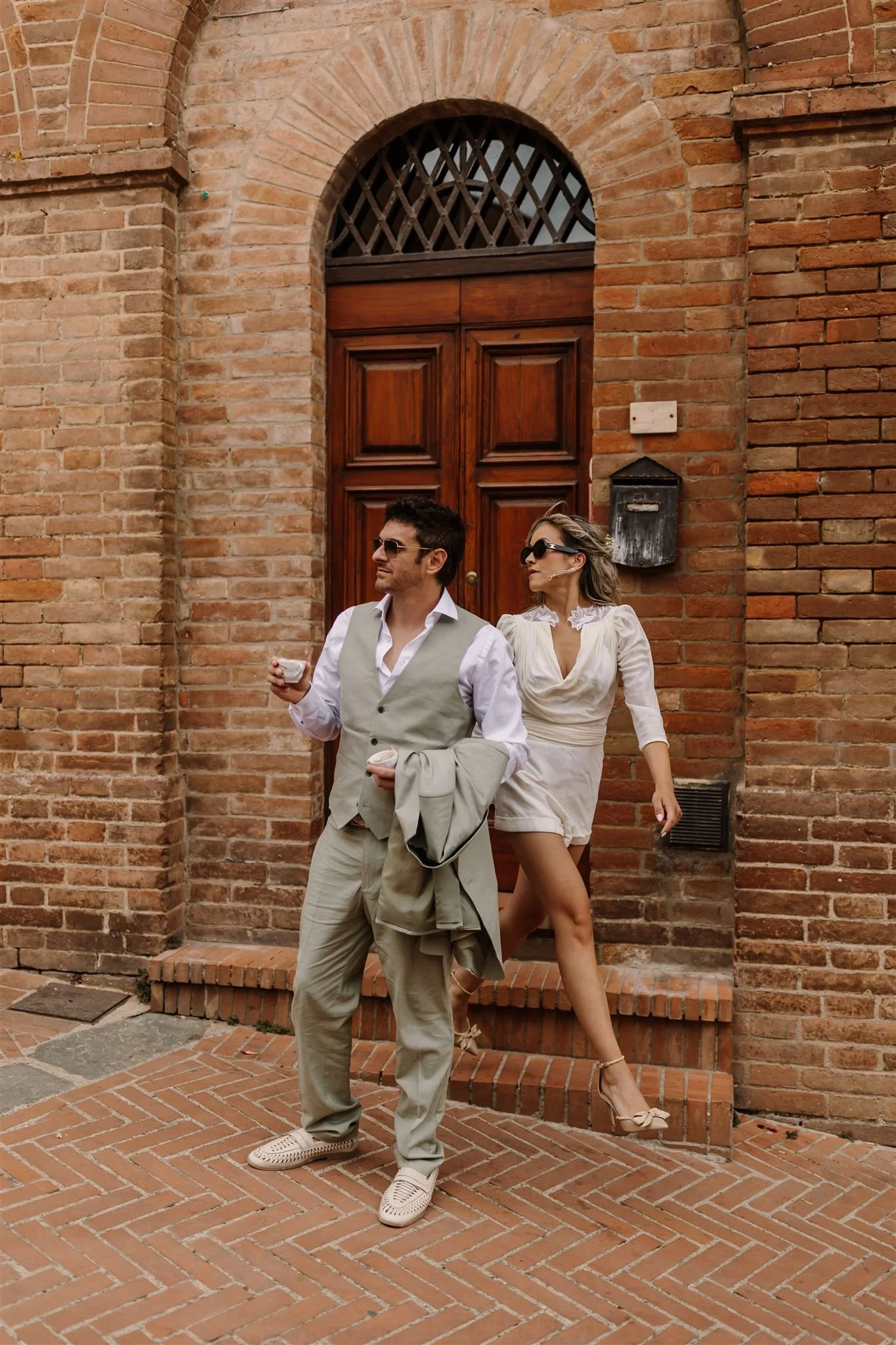 trouwlocaties Toscane trouwen in jumpsuit