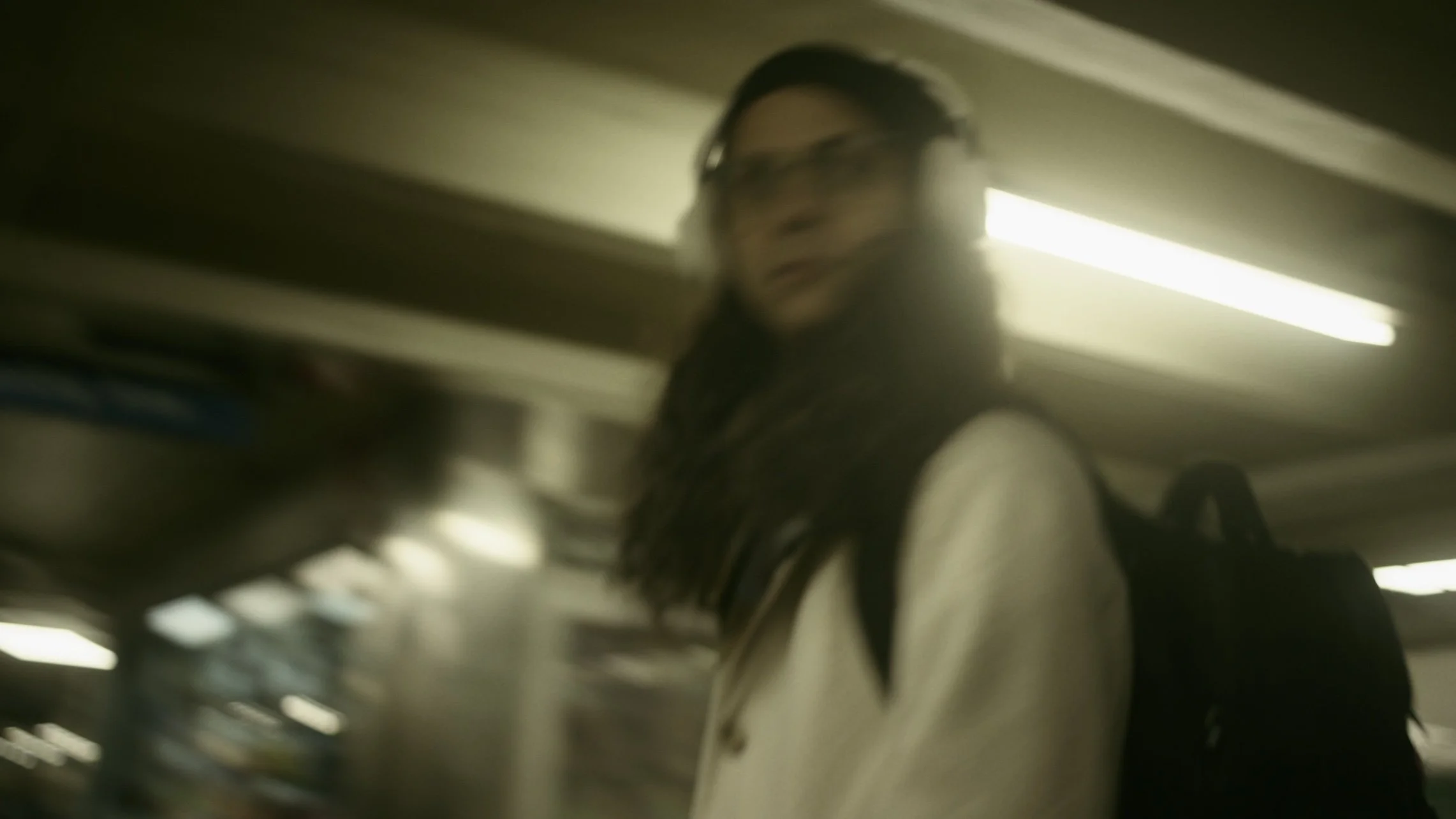 sub·​ter·​ra·​nean