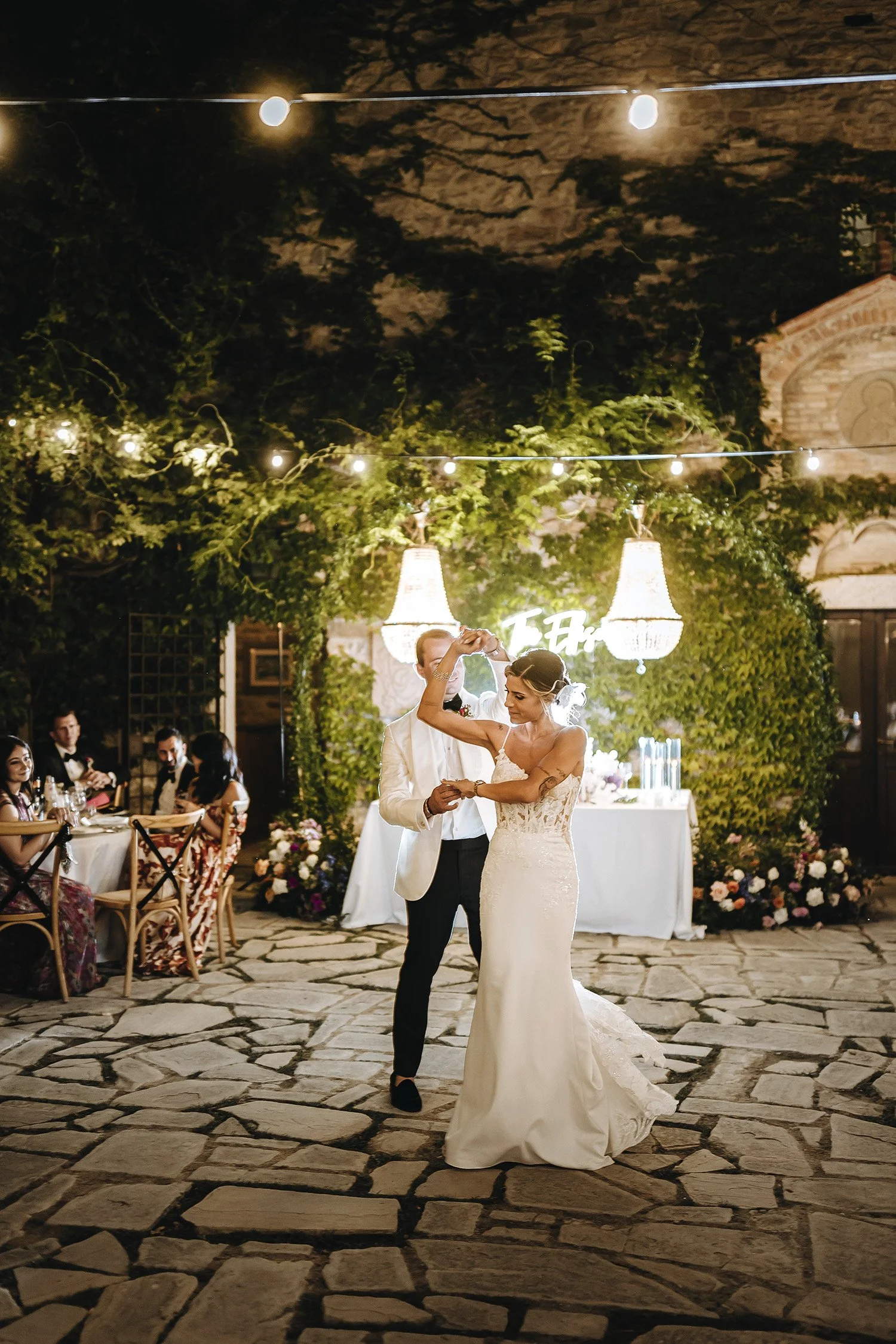 Will & Yasemin 1694.jpg