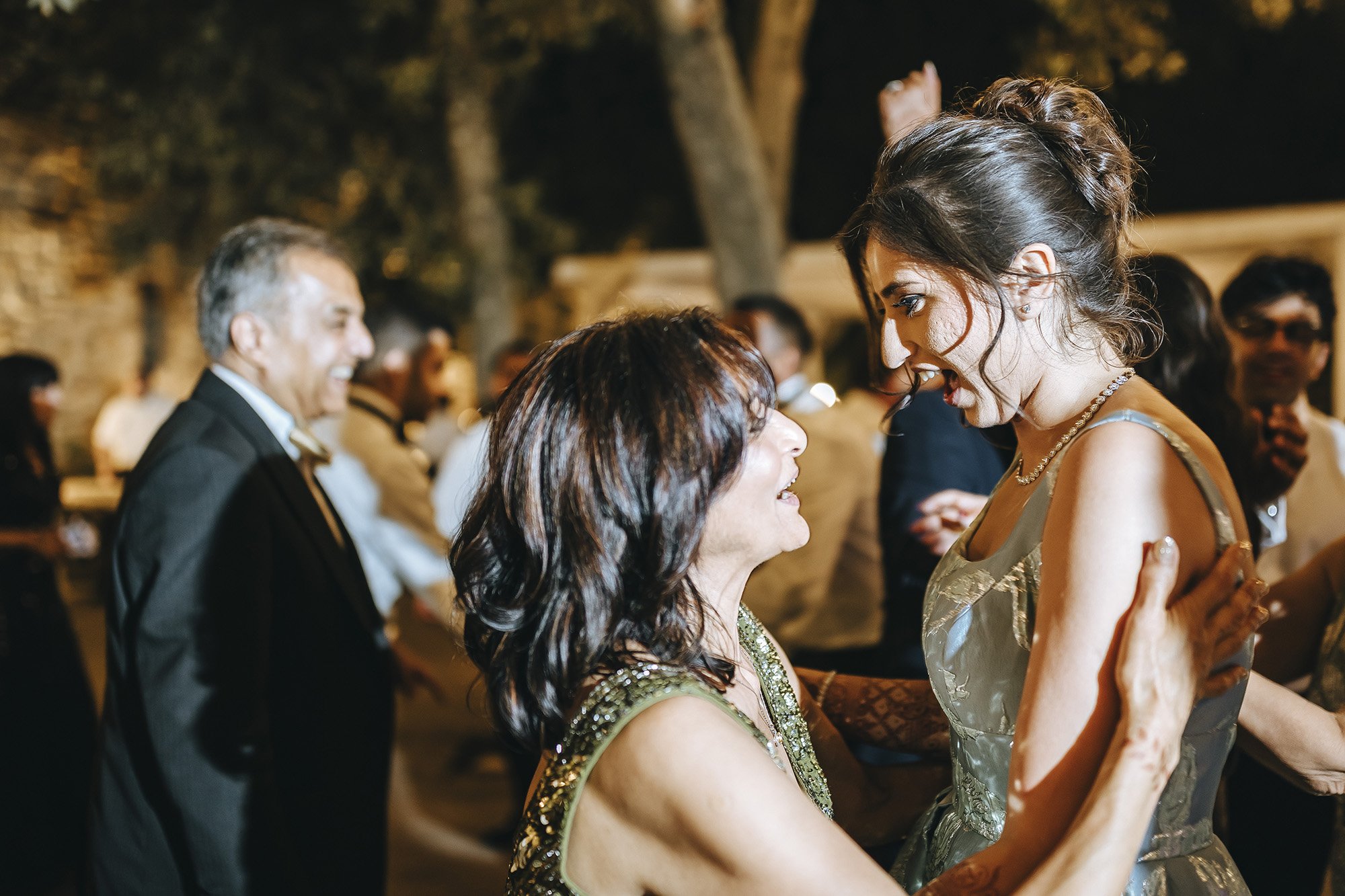 Keval & Dhara 2856.jpg