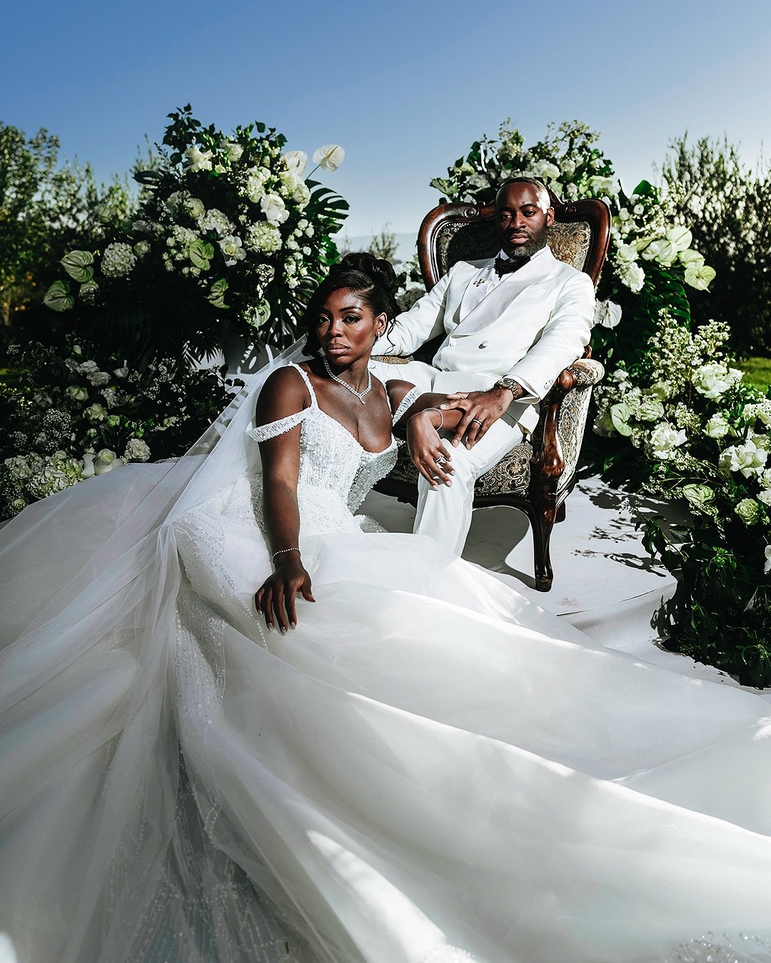 Uzoma &amp; Adanna, destination wedding at @castello_di_petrata 
Our last wedding of the year was a classy wedding in Umbria in a perfect autumn afternoon. Everything oozed perfection: from the incredible colors of the venue to the warm and sunny lat