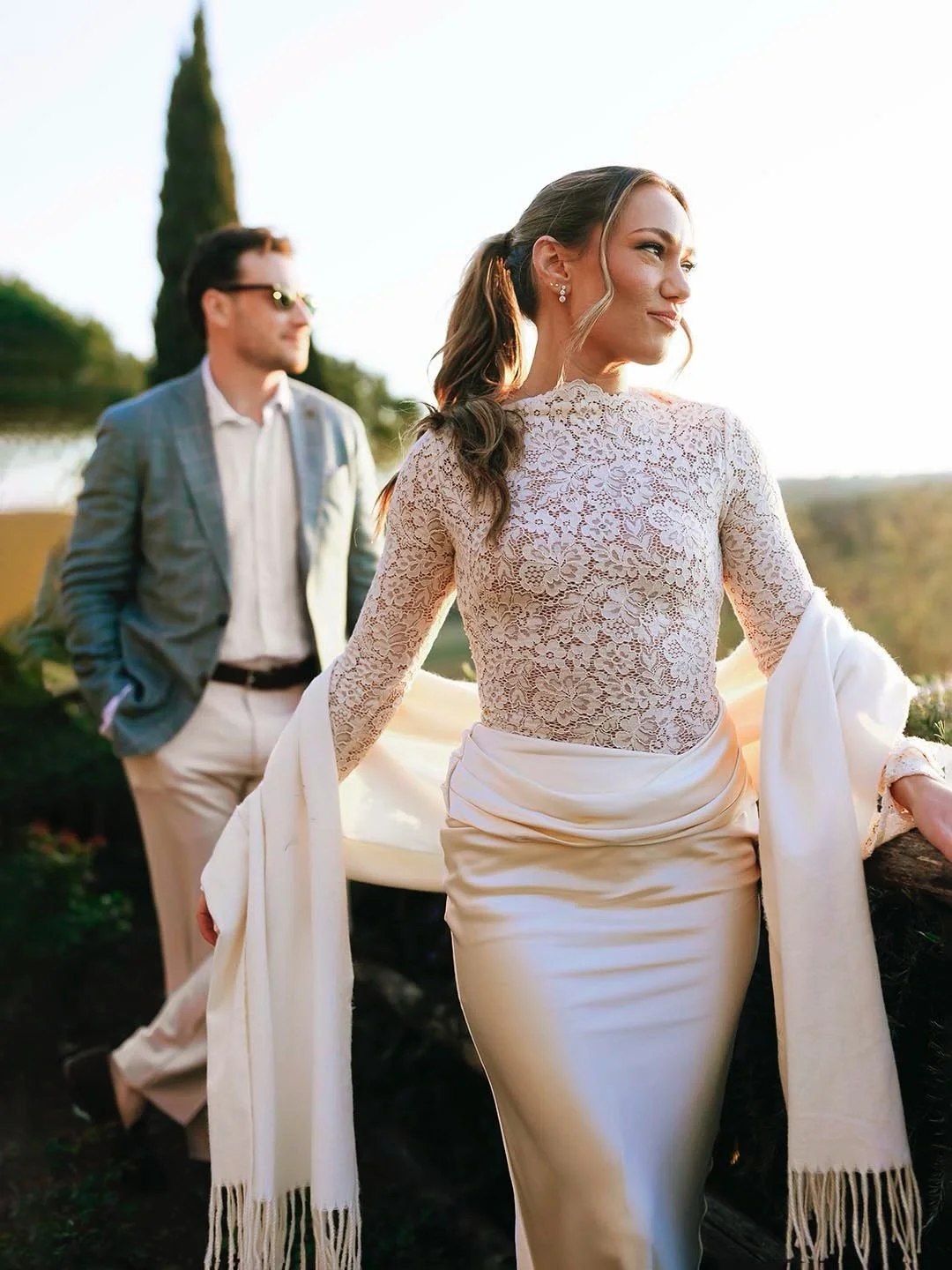 From the USA to the heart of Umbria 🤍
Cole and Claire chose this magical land to celebrate their love, and what a beginning it was. Two days, two stunning villas, both overlooking the timeless beauty of Orvieto.
The welcome party was everything you 