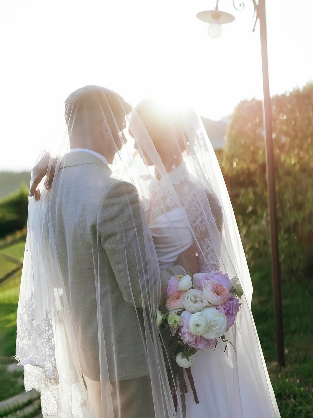 Ali &amp; Safa, destination wedding at @castello_di_petrata 
An unforgettable Iraqi destination wedding set in the heart of Umbria. From the very first moment, we were completely captivated by the warmth and charm of this incredible couple, by the el