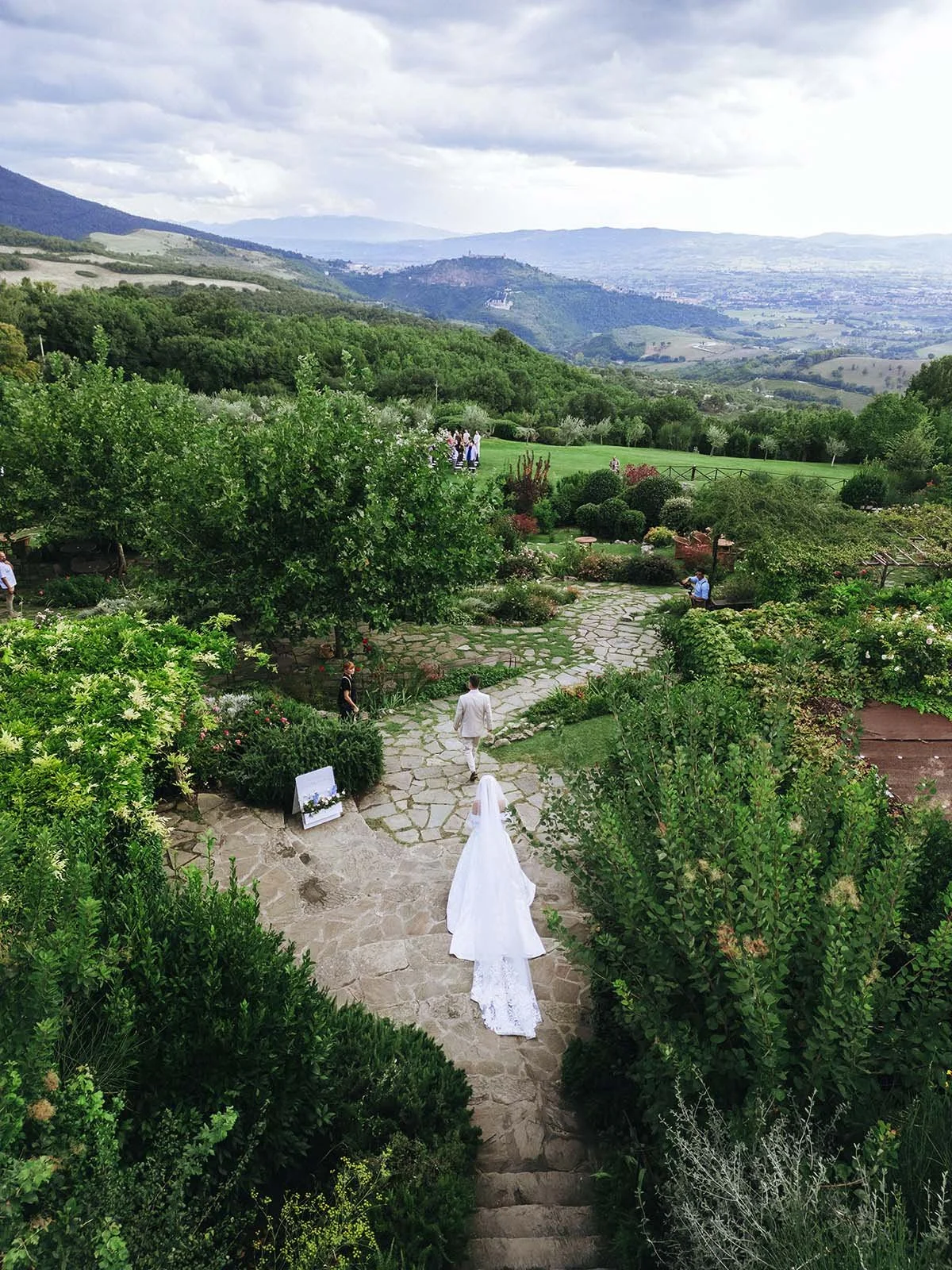 destination-wedding-photographer-umbria-castello-petrata