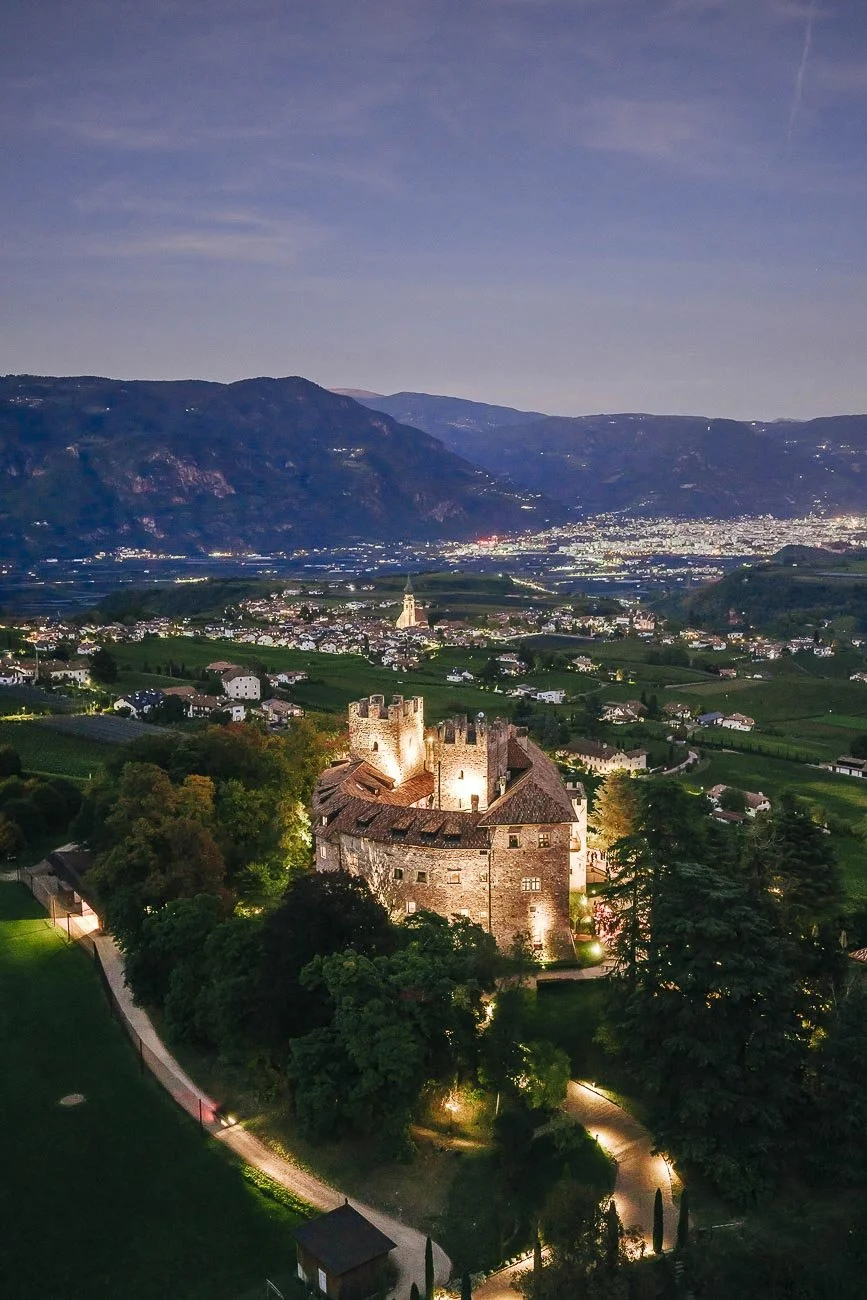 destination-wedding-photographer-italy-same-sex-lgbt-two-brides-schloss-freudenstein