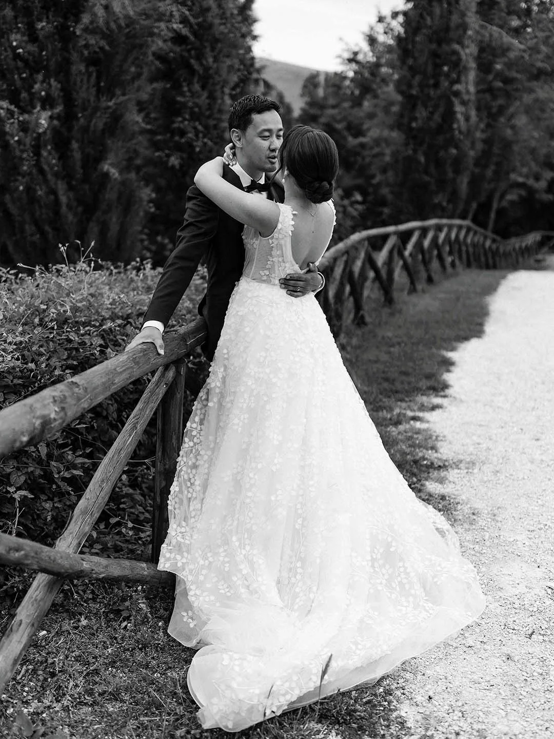 The stories that look more simple to photograph are usually the most authentic. The wedding of Henry and Maria at @weddingspanicaglia in Umbria was so a special celebration of families come together. Witnessing this lovely two hiding from the guests 