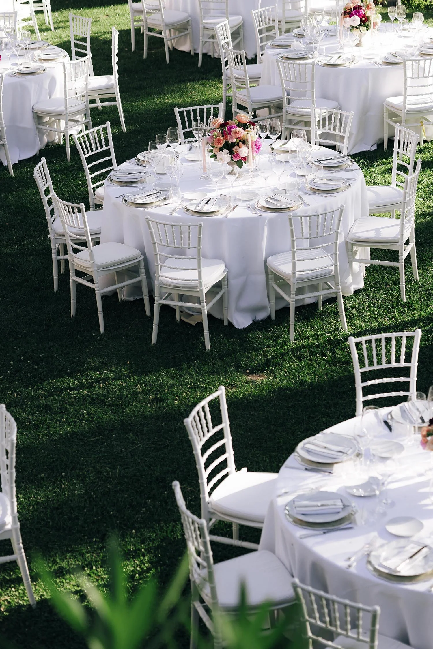 details of the tables ready for the wedding dinner