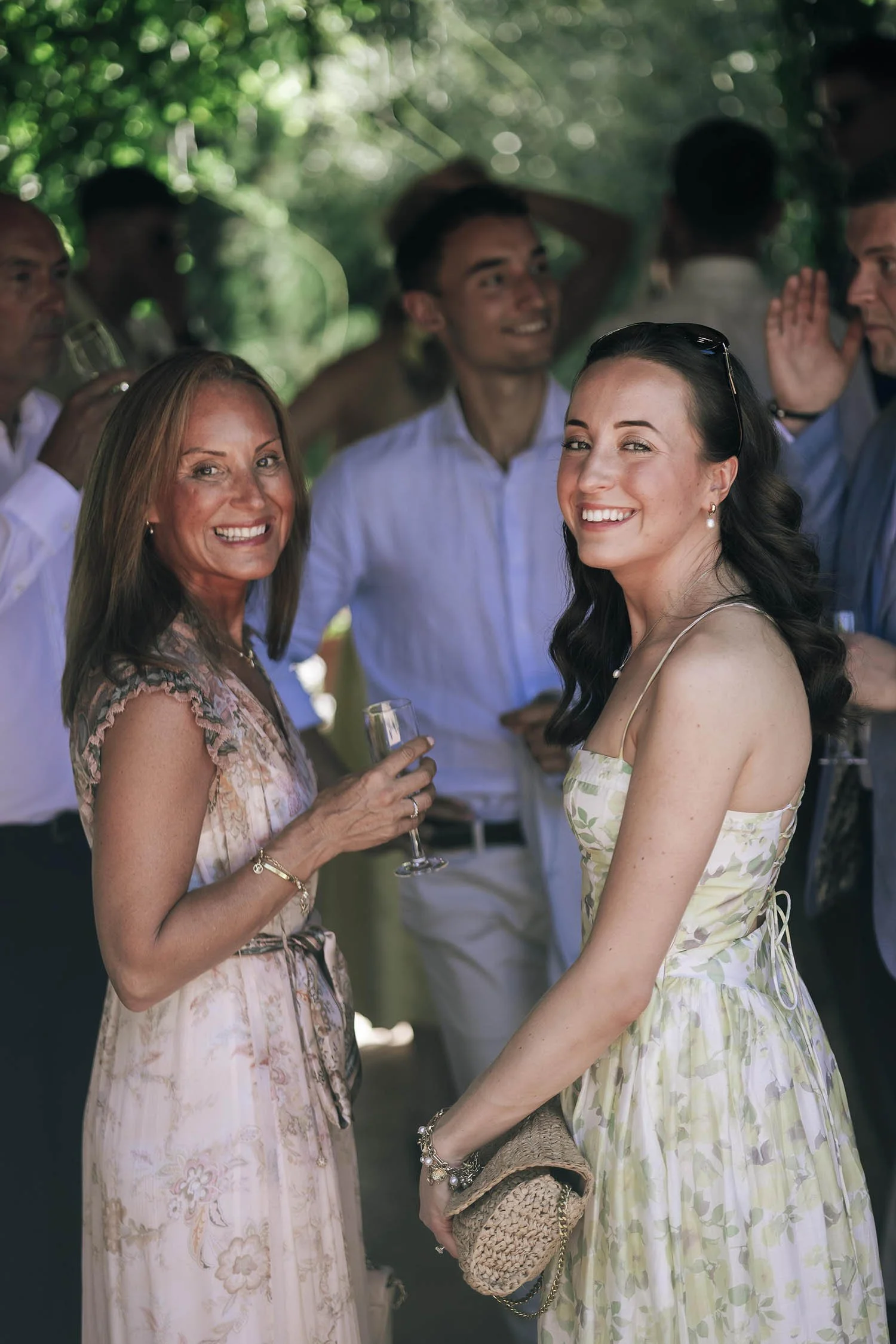 guests enjoying cocktail before going to the ceremony area