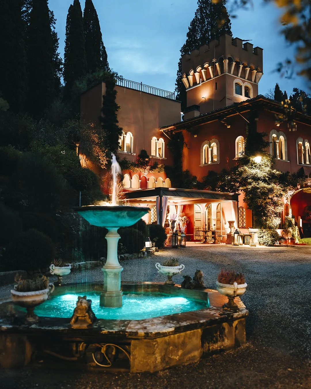 View of Villa le Fontanelle in Florence by night