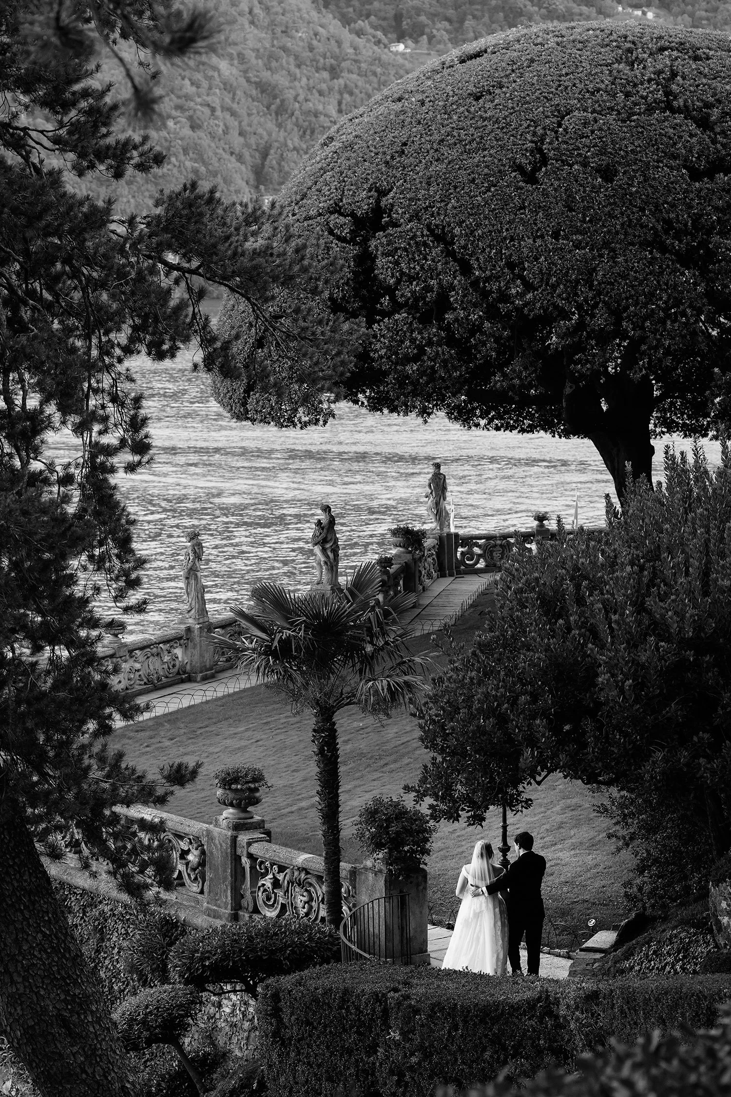 Lake Como elopement photographer - Villa del Balbianello 64.jpg
