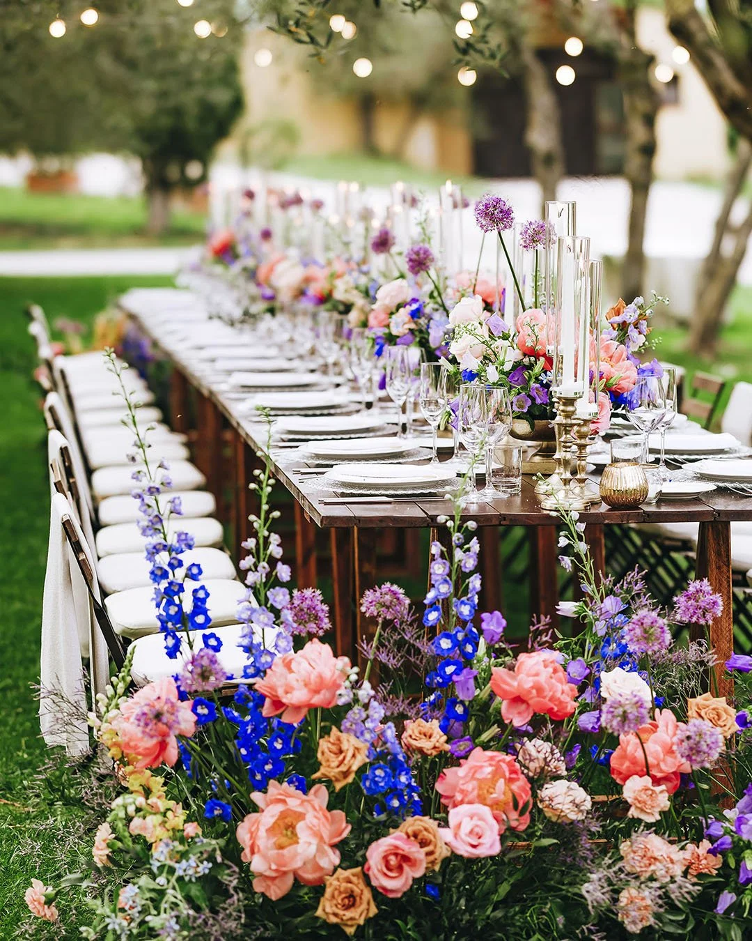 destination-wedding-tuscany-siena-terre-di-nano-photographer. wedding dinner table at Terre di Nano near Siena