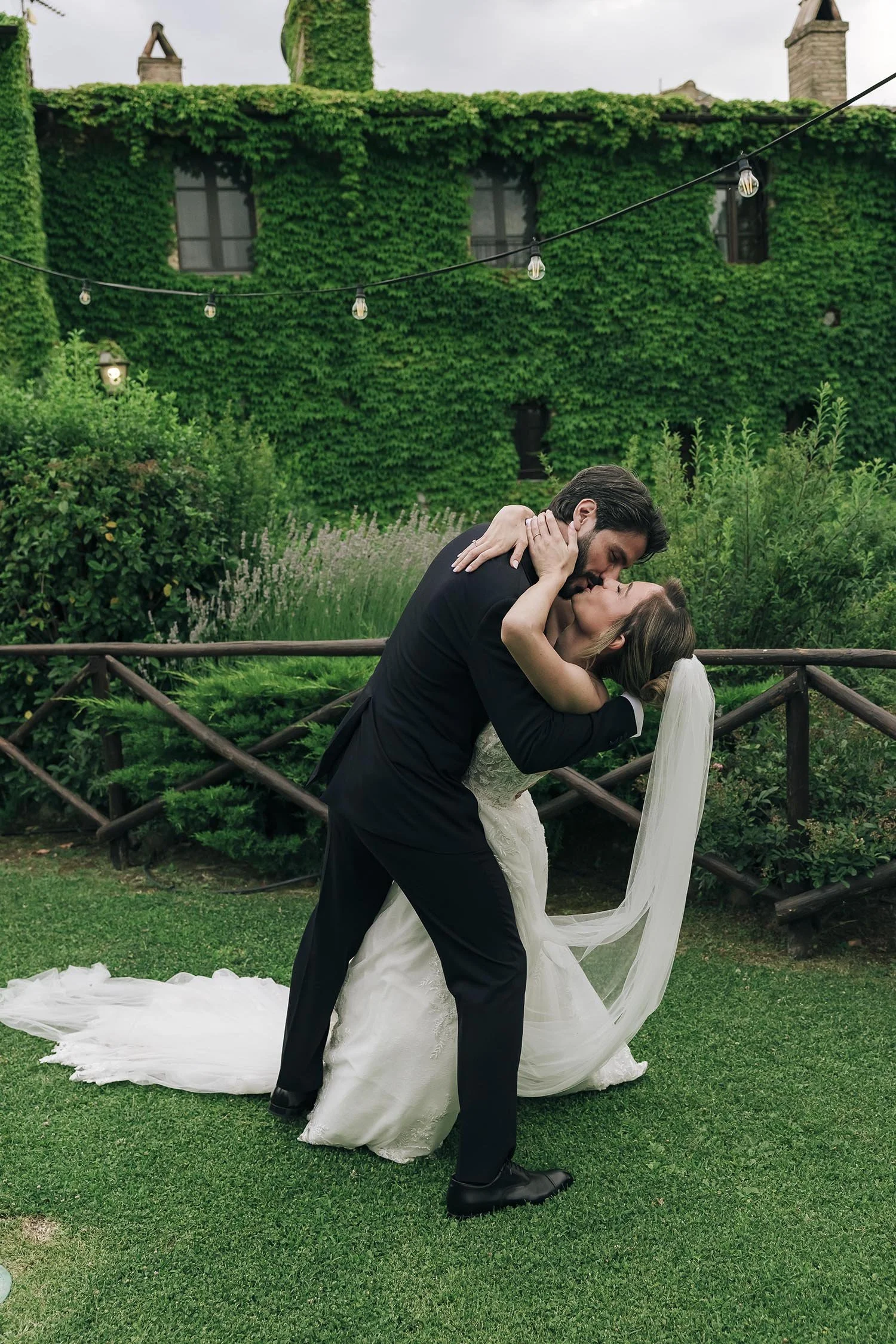Matrimonio Marco e Giulia, Castello di Petrata 95.jpg