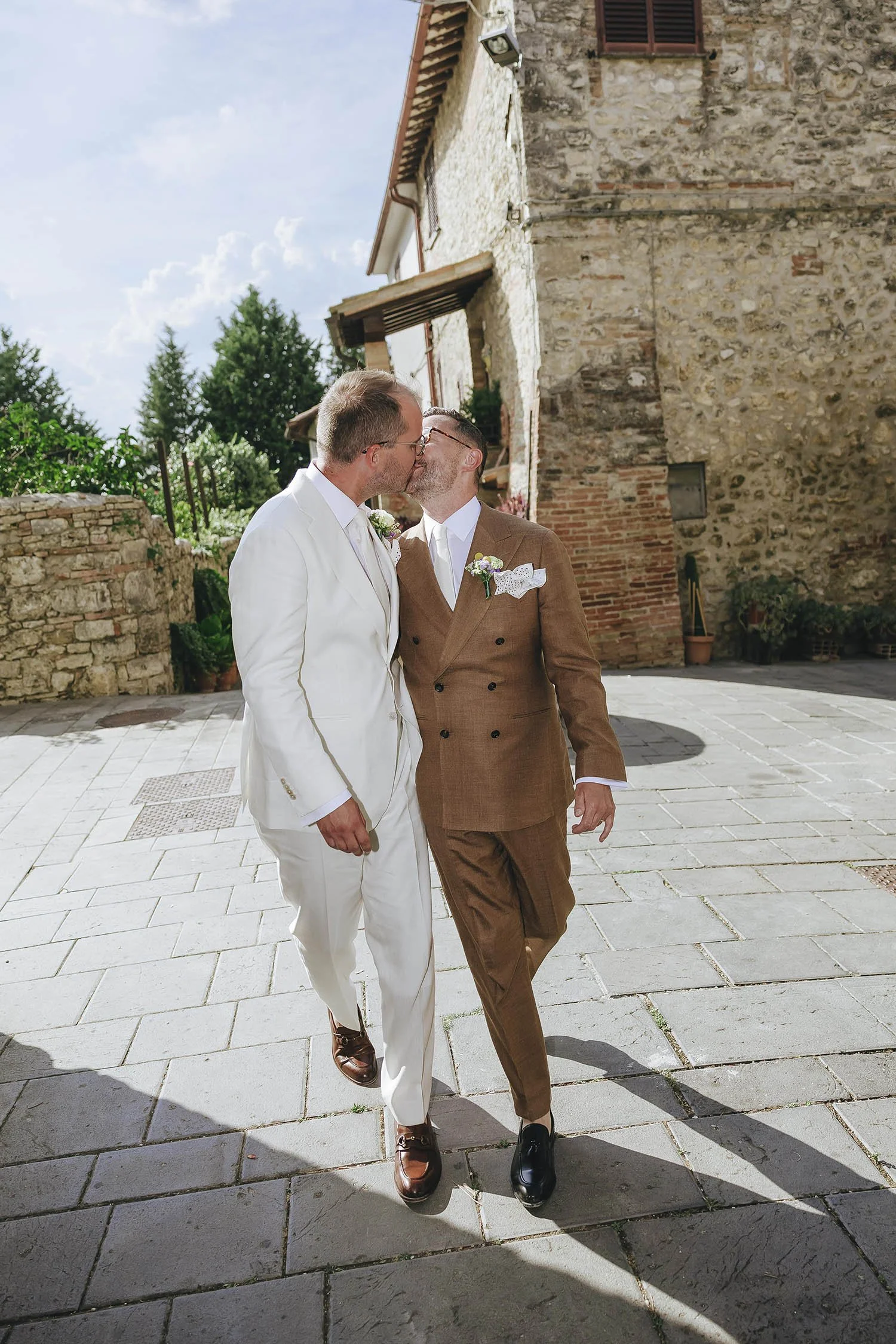 Same sex wedding photographer in Umbria, Castello di Montignano69.jpg