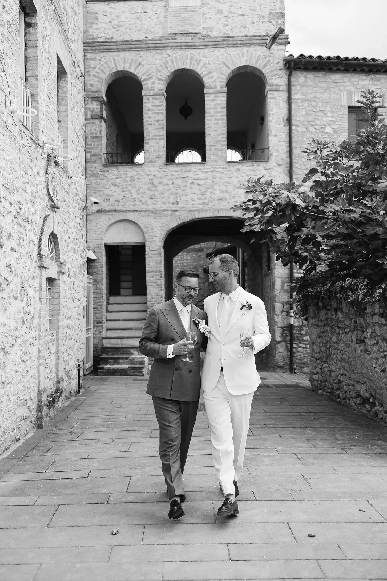 Same sex wedding photographer in Umbria, Castello di Montignano101.jpg