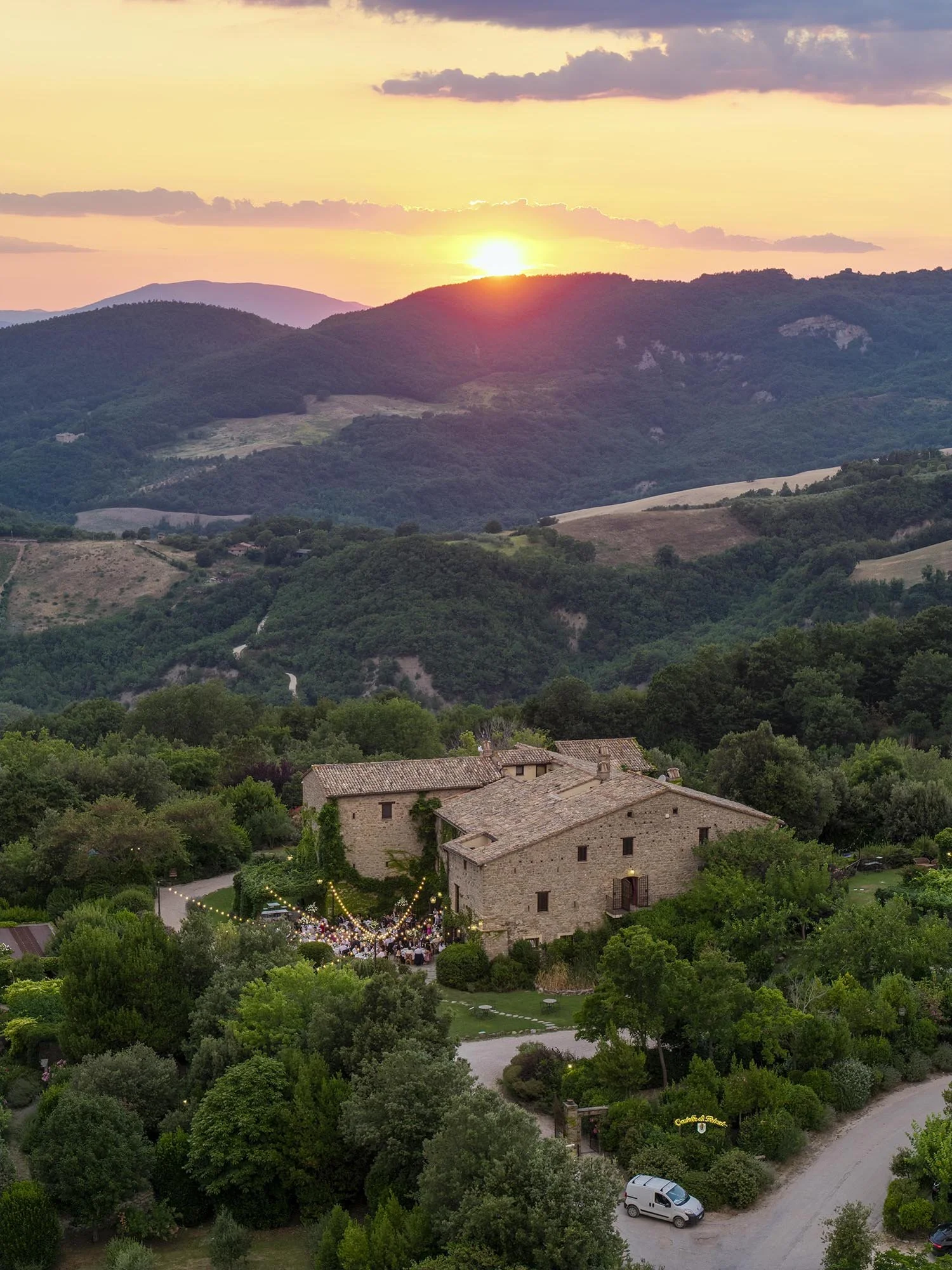 Matrimonio Marco e Giulia, Castello di Petrata 139.jpg