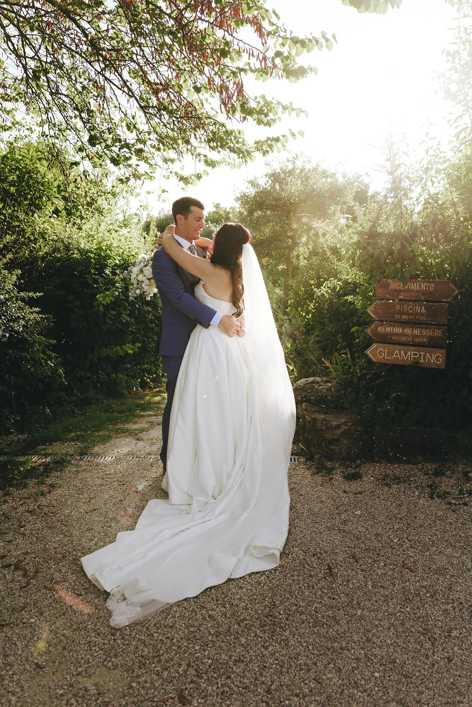 Tim & Erin 1085.jpg