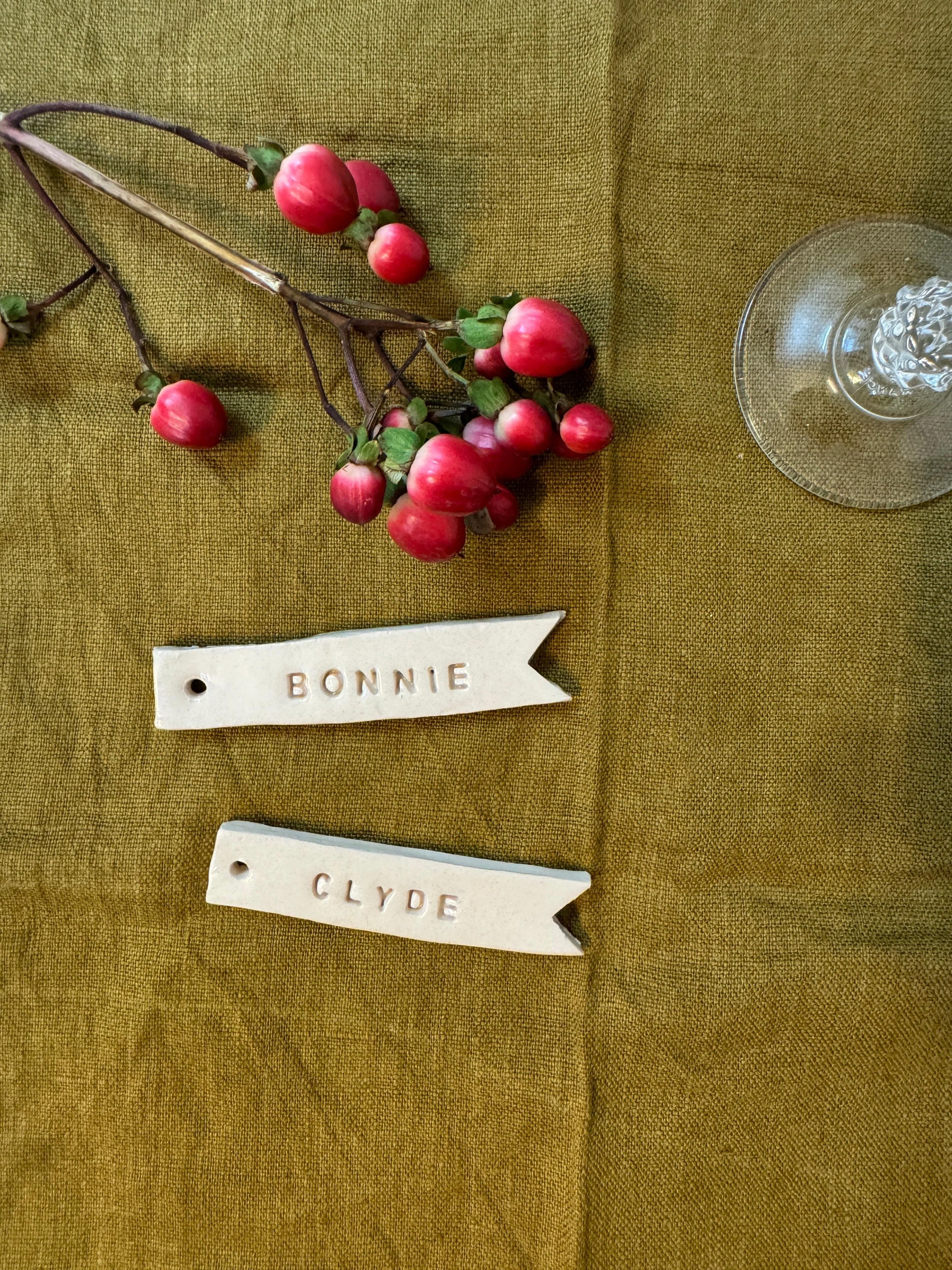 Les 2 porte-couteaux guest list