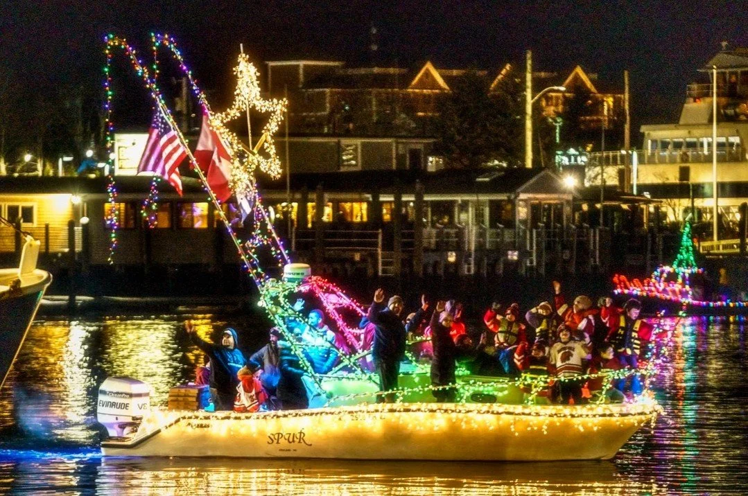 Don't forget to register your boat for the annual Hyannis Christmas Boat Parade! You'll also be competing for prizes as the Best Decorated Boat. Register today at capecodmaritimemuseum.org/holiday-parade-2025 .