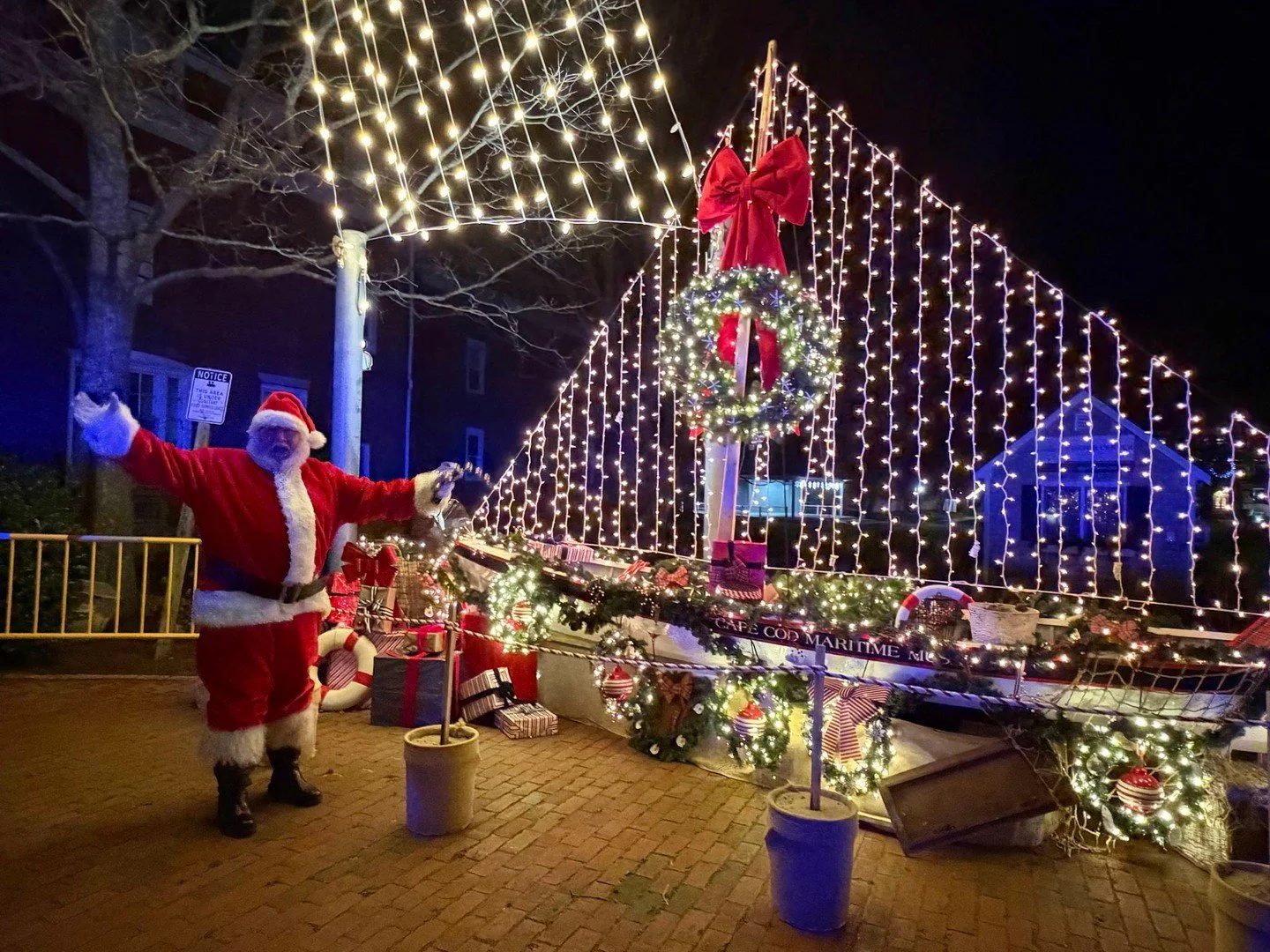 We hope you had as much fun as we did this weekend! On Friday night, we lit up our Cheticamp &mdash; fully decked out on the Hyannis Green &mdash; while Santa and the carolers filled the night with holiday cheer. And on Saturday, the Holiday Boat Par