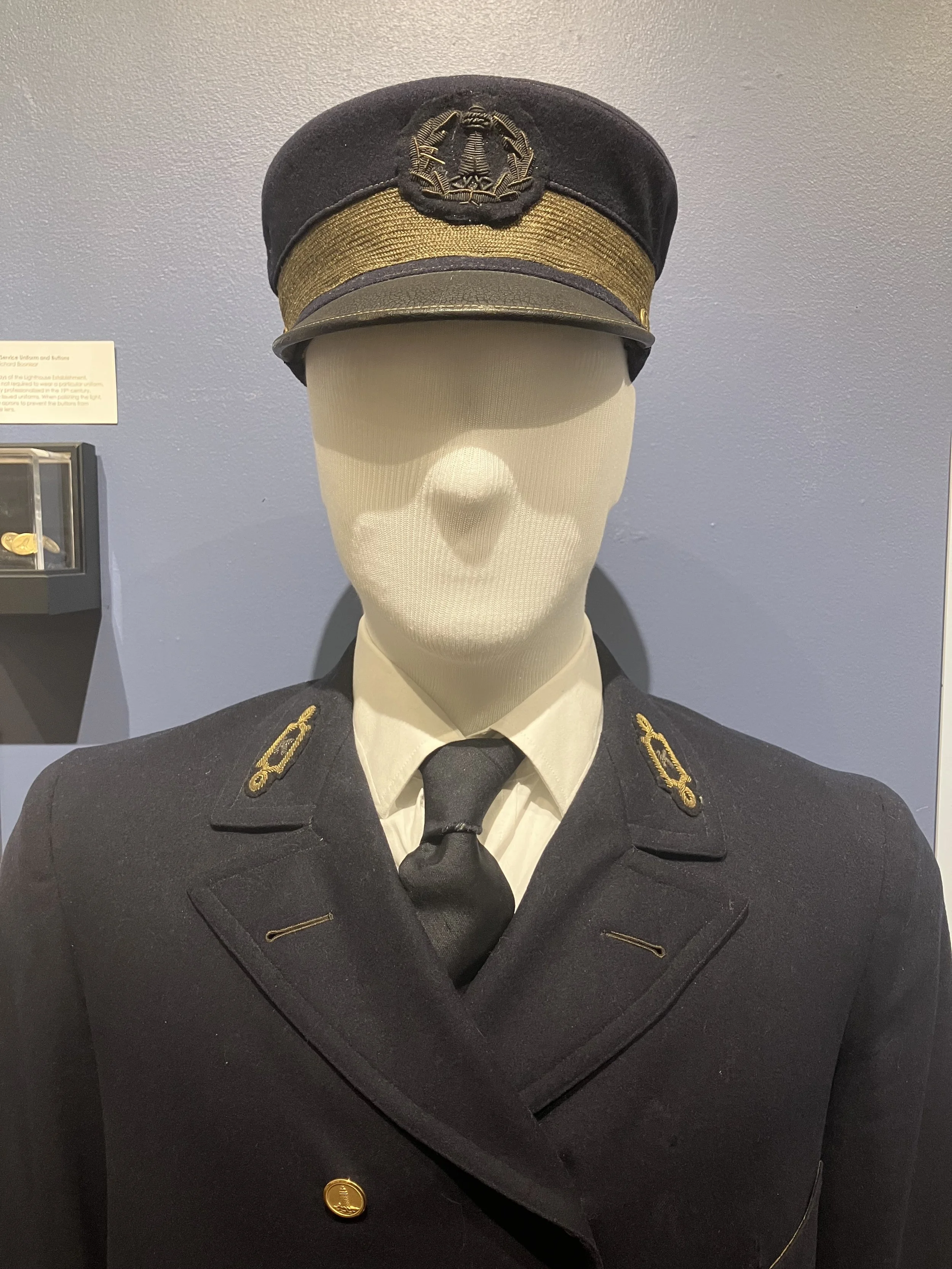 Image of Mannequin in dark 