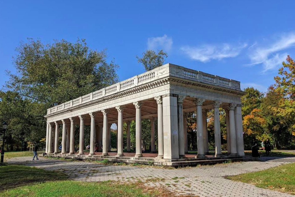 Prospect Park's Peristyle is a perfect location for a Brooklyn microwedding ceremony, made even sweeter with bilingual Brooklyn wedding officiants from Once Upon A Vow