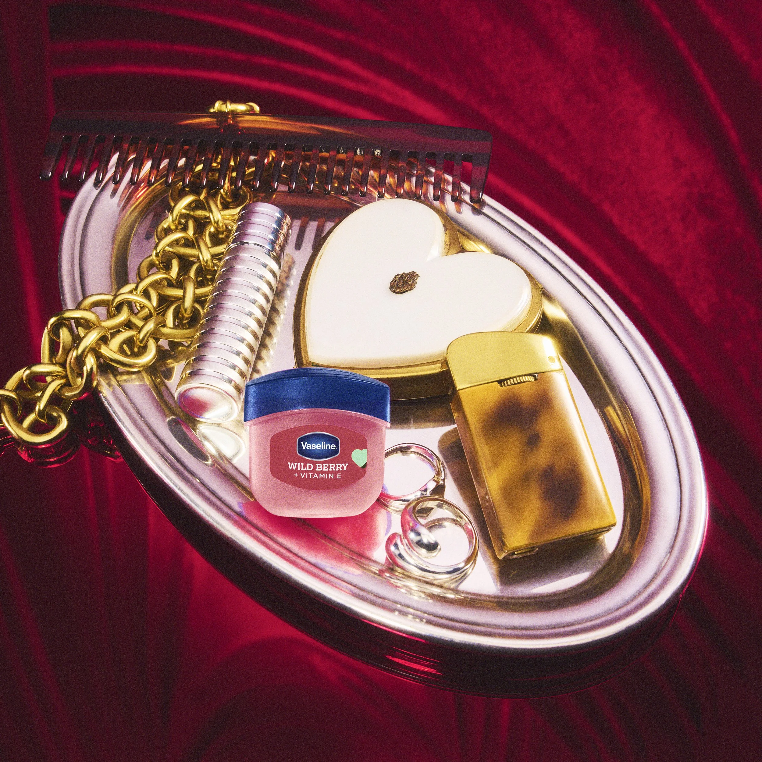 251021_Vaseline_VDay-StillLife-Treat-Tray_0037-0041_Stacked_FS1_4650UL_B_eciRGB.jpg