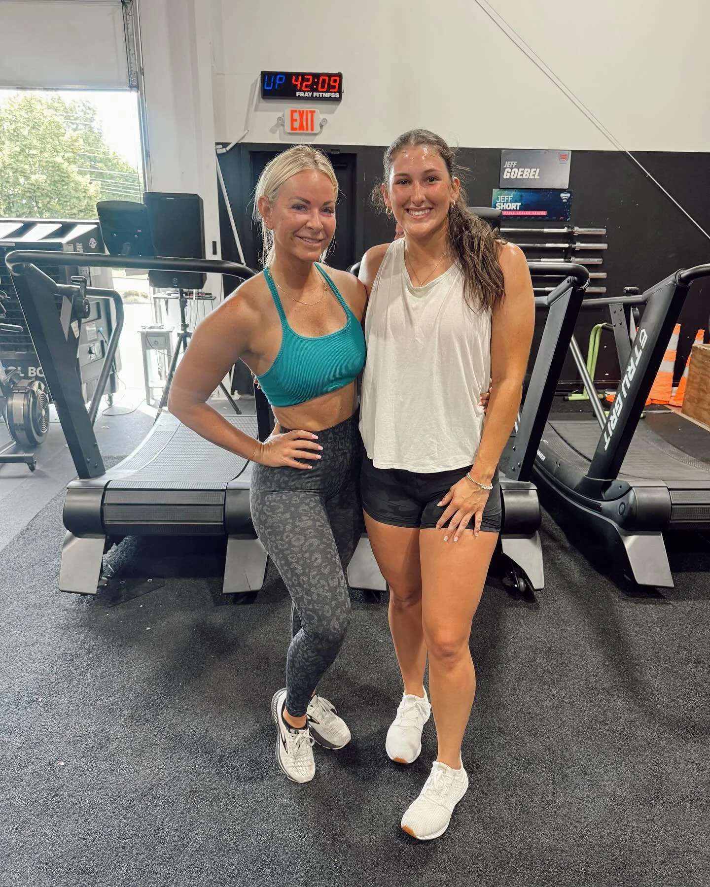 Morning workouts are more fun with them!! 💪🩷 #baddies #hyrox #saturdayworkouts #lift #run #girlswhoworkout #wknd 
@camryn.sarvis @keisharbentley @courtneyd_83 @heatherdykesrdh @jess_cook411 @ashley.l.howe @ksurgenor83 @anna.abueida @trvfitjohnsonci