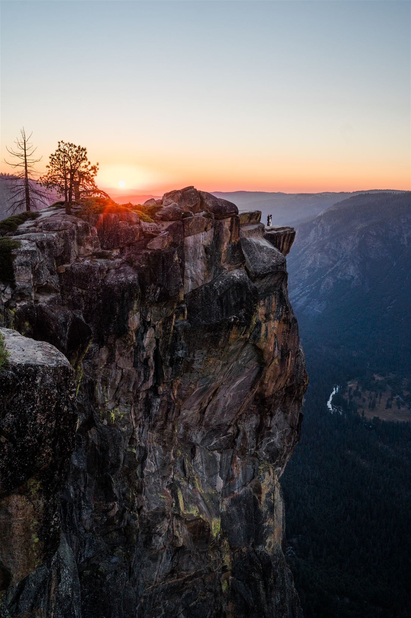 Redwoods vs. Yosemite: Which Iconic California Backdrop Fits Your Vibe?