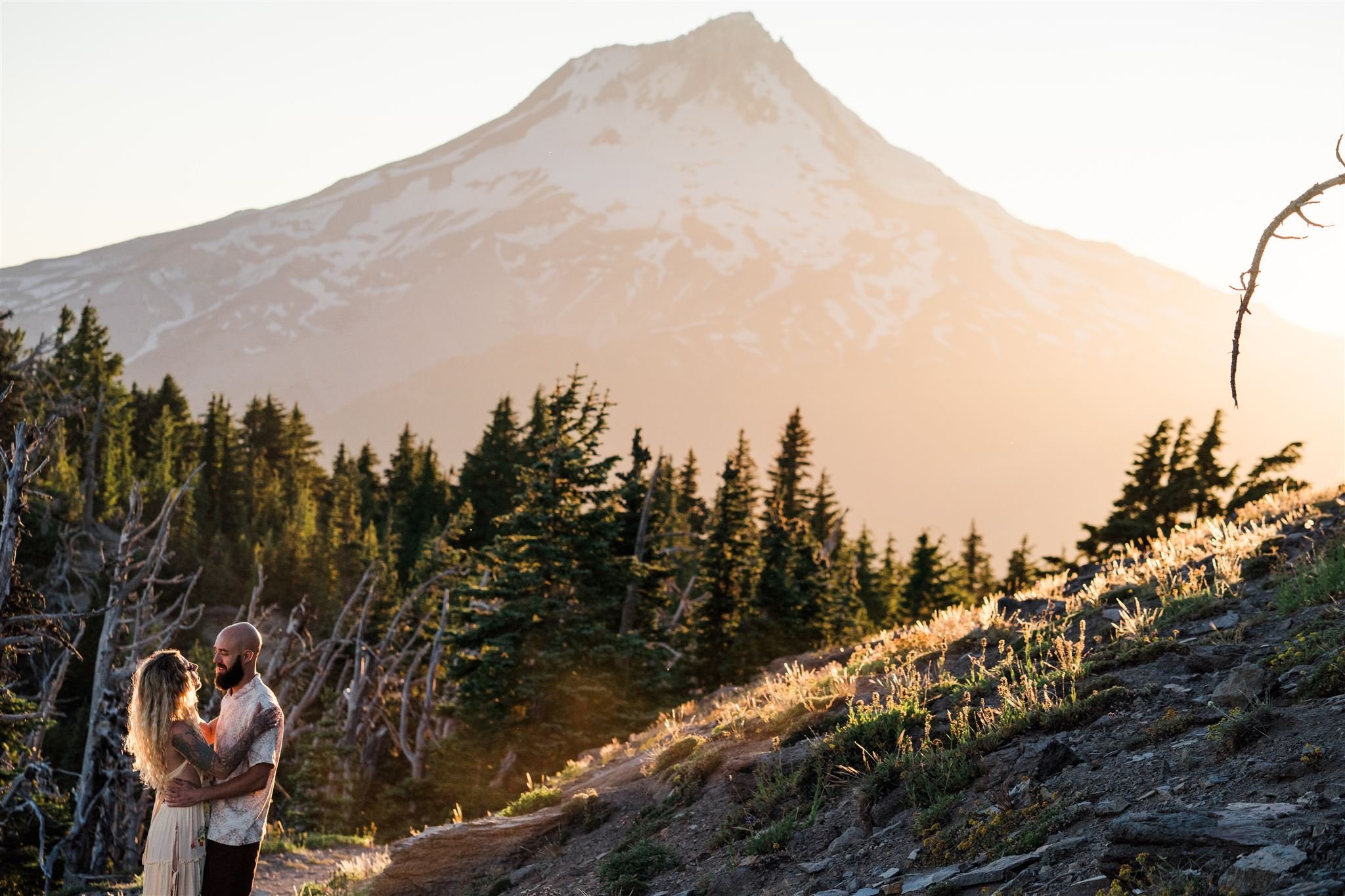 Morgan+JessesMt.HoodElopement_EveningHike_0171_websize.jpg