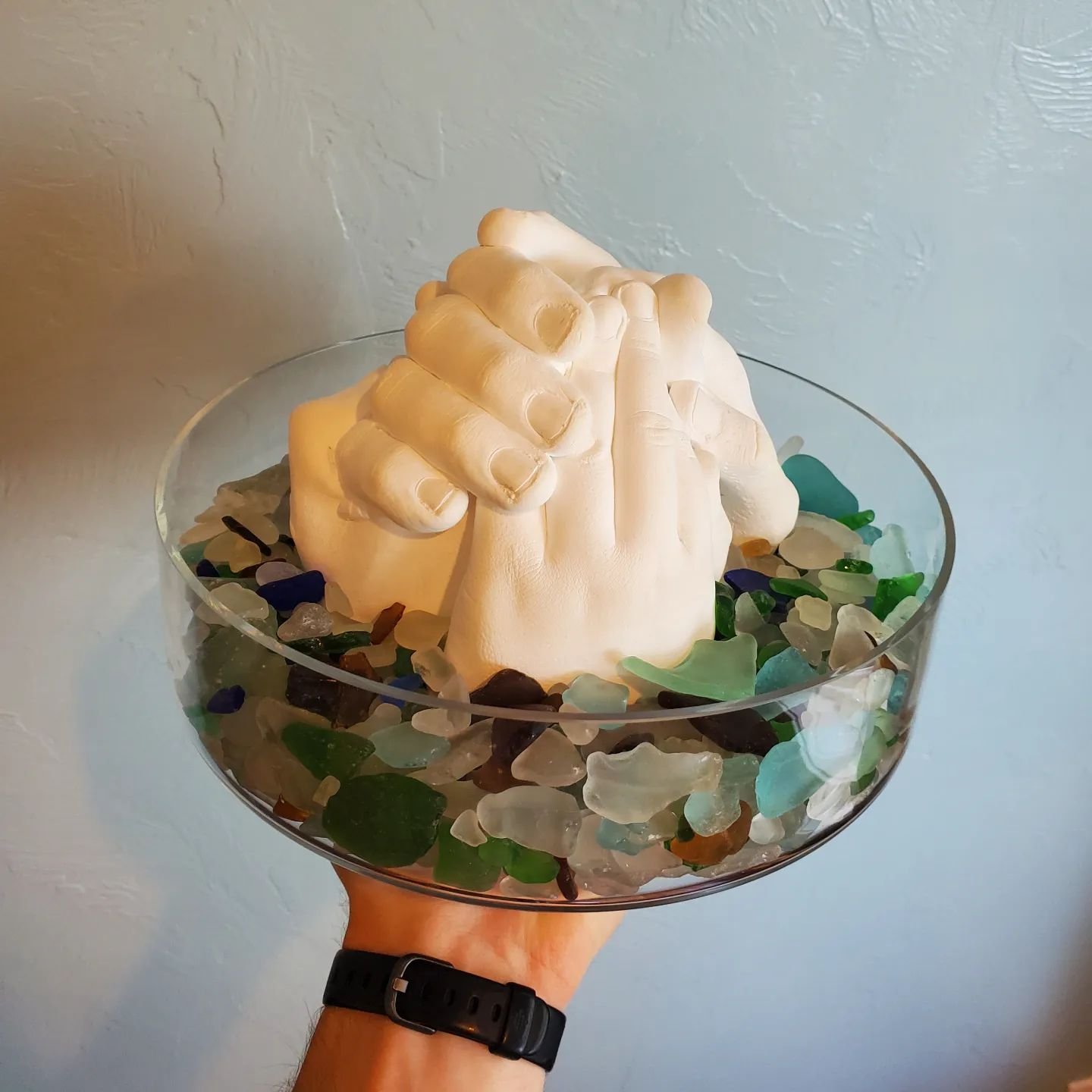 My family and I did this super cool hand molding kit and I think it turned out really good... looks especially neat with some of the beach glass we've found over the years surrounding it
.
.
.
#diy #homedecor #homemade #handcrafted #lendahand #family