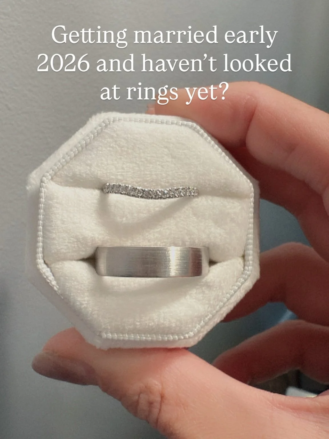 Getting married early 2026 and haven&rsquo;t looked at rings yet? 
Consider this your sign to book that appointment! 

We still have late November &amp; December weekend availability 🗓️ or weekday &amp; evenings too!

Thanks to @photographyby_lisa_ 