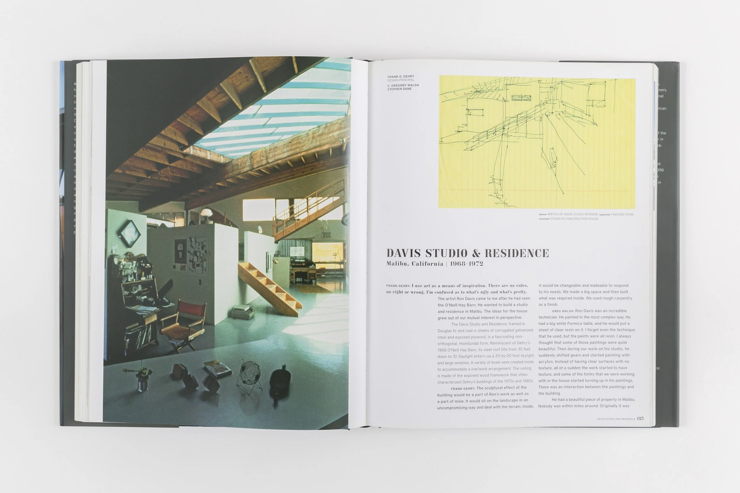 FrankGehryTheHouses_pg122-123_stillroom_IanByersGamber.jpg