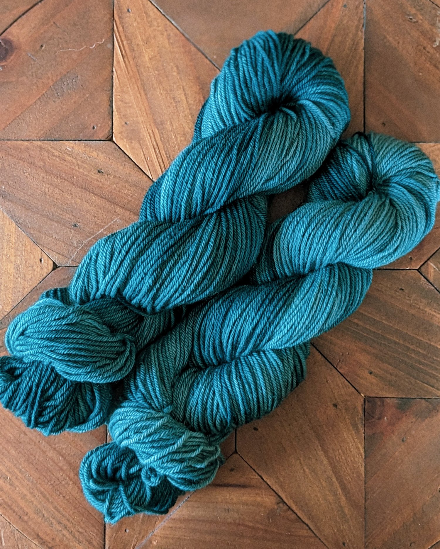 hand dyed yarn sage green merino worsted nonsuperwash — Dark Lake Fiber Art