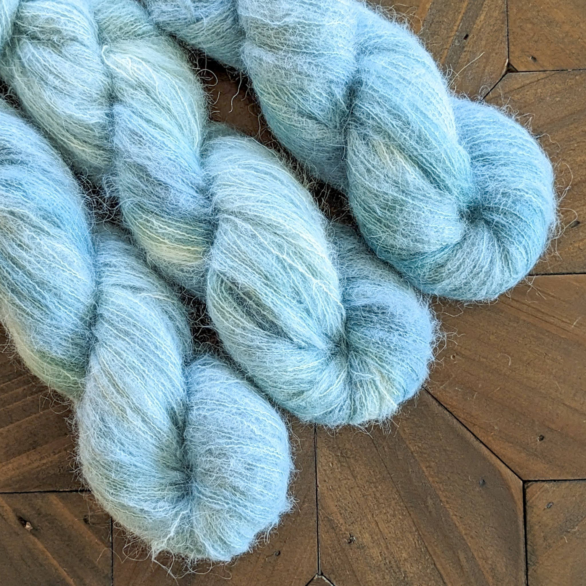 Bare yarn  [Lace] Untreated Baby Suri Alpaca and Silk - Artigina