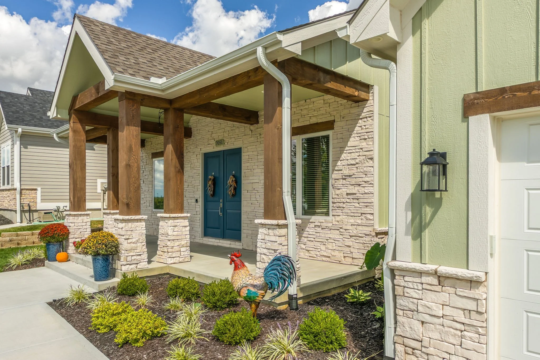 7051 N Ewing Ave-04.jpg