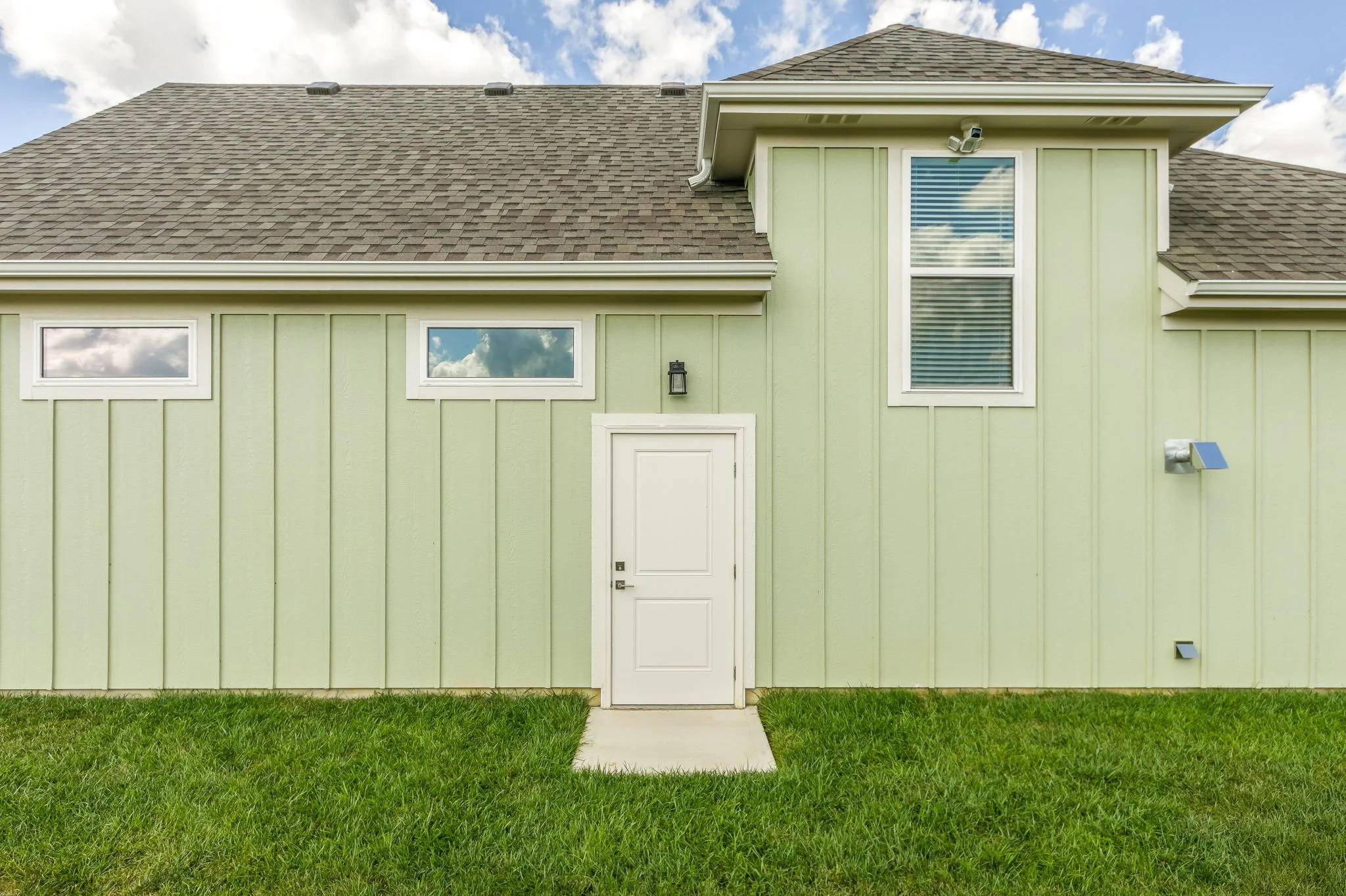 7051 N Ewing Ave-15.jpg