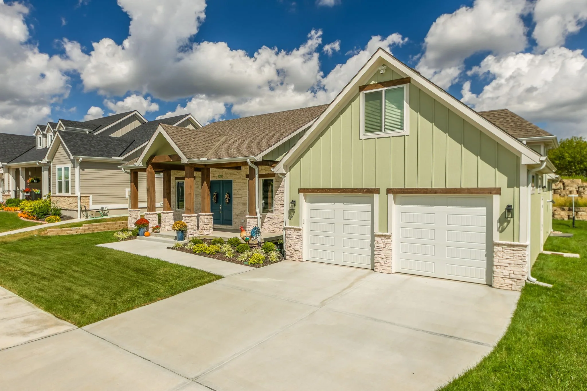 7051 N Ewing Ave-02.jpg