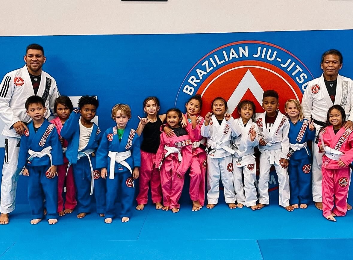 Introducing Gracie Barra Aloha Stadium, your new destination for world-class Jiu Jitsu training. 🌟 Whether you&rsquo;re looking to kickstart a new hobby or level up your skills, it&rsquo;s perfect for adults AND keiki! 💪
Get started today and join 