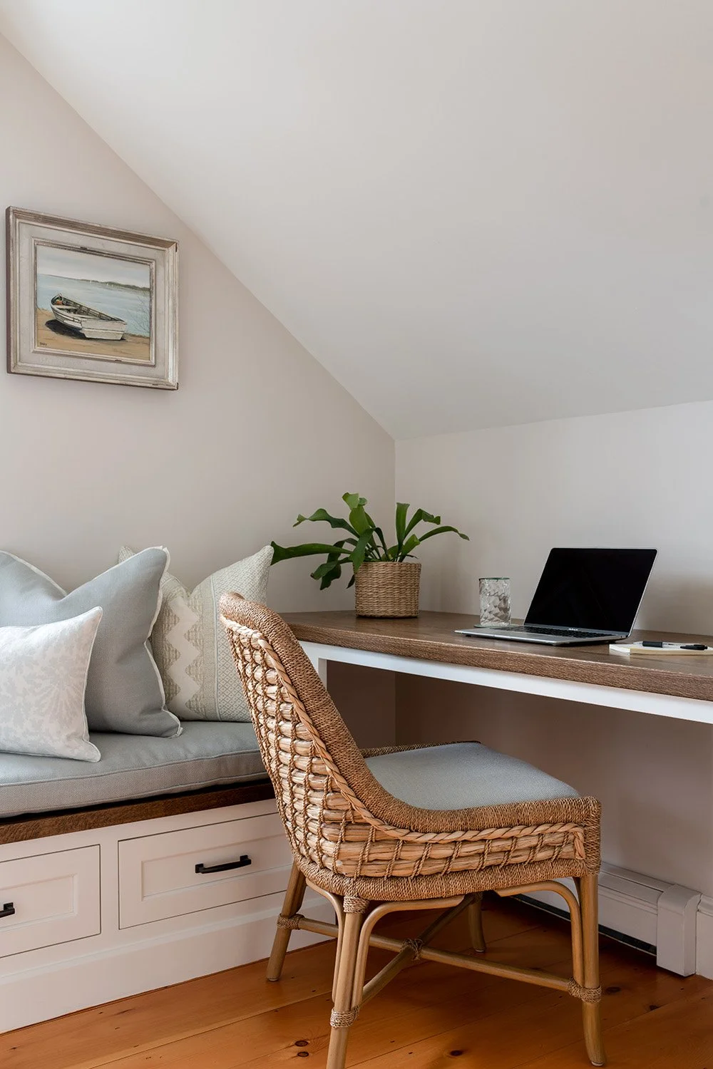 Pinneydesigns_Nantucket Cottage_10.jpg